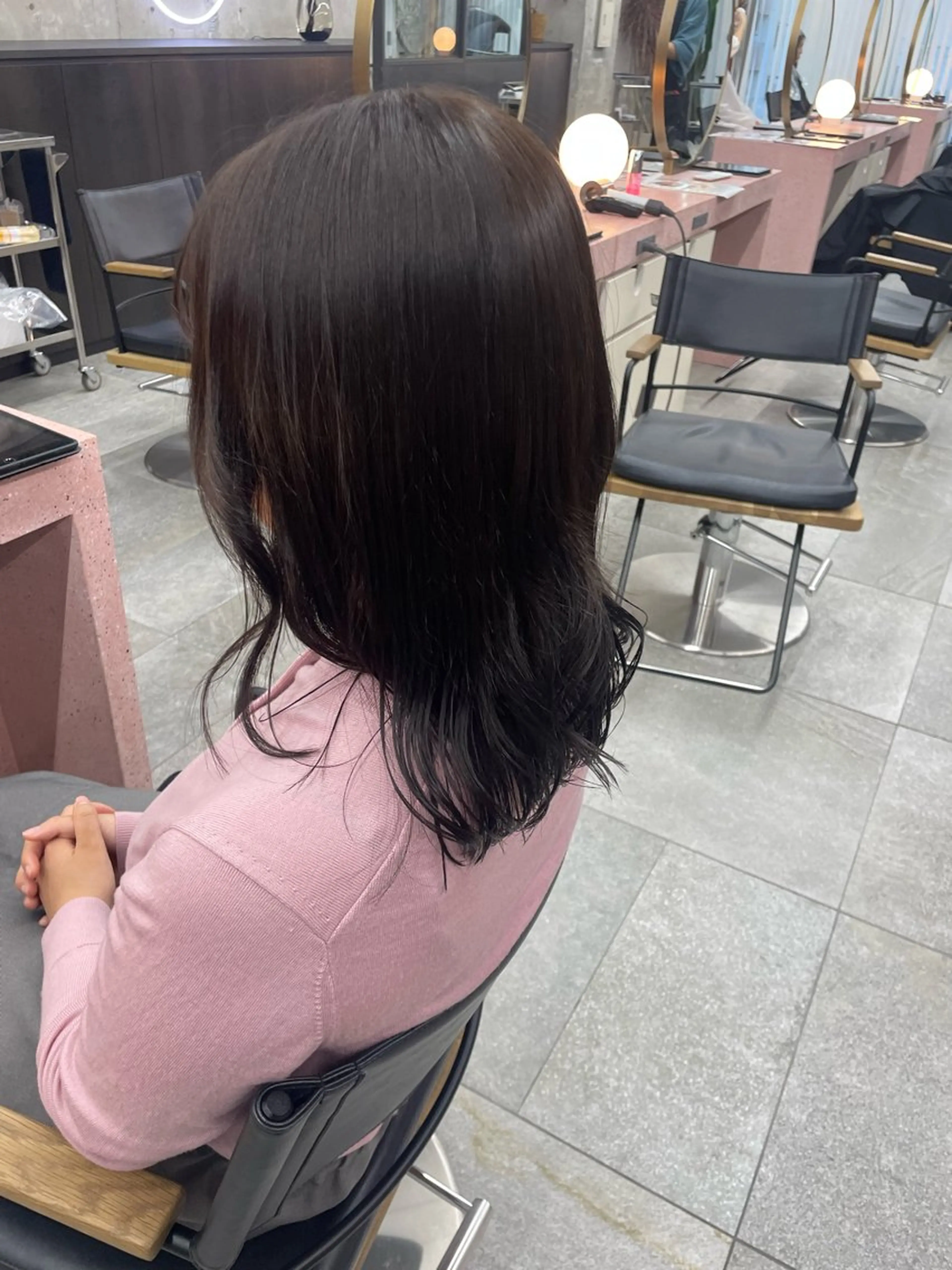 セミロング 鈴木瑛里／ブロンド ベージュ／男女のヘアスタイル