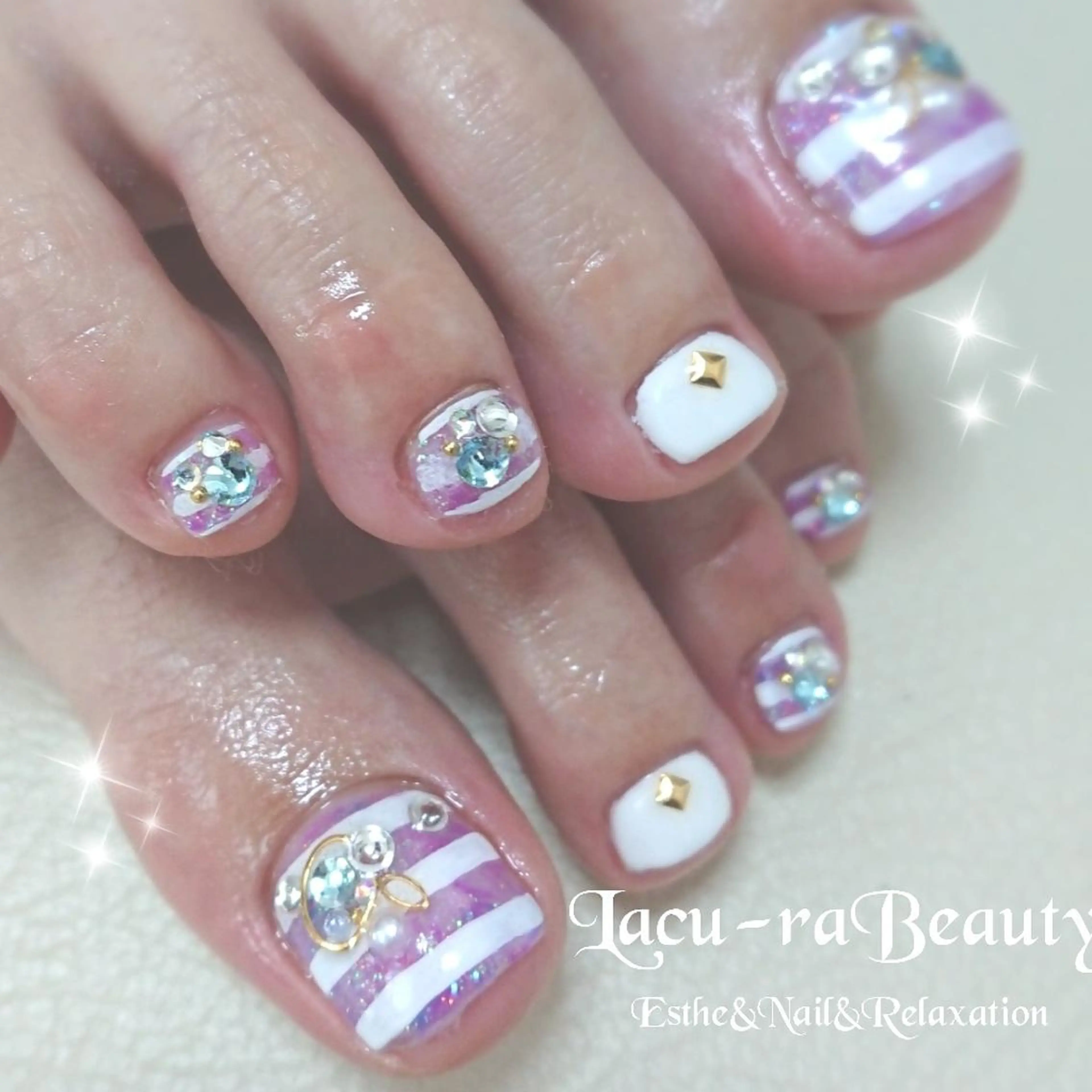 ネイル 小顔と腸の専門店 ラクーラビューティのエステ・リラクイメージ