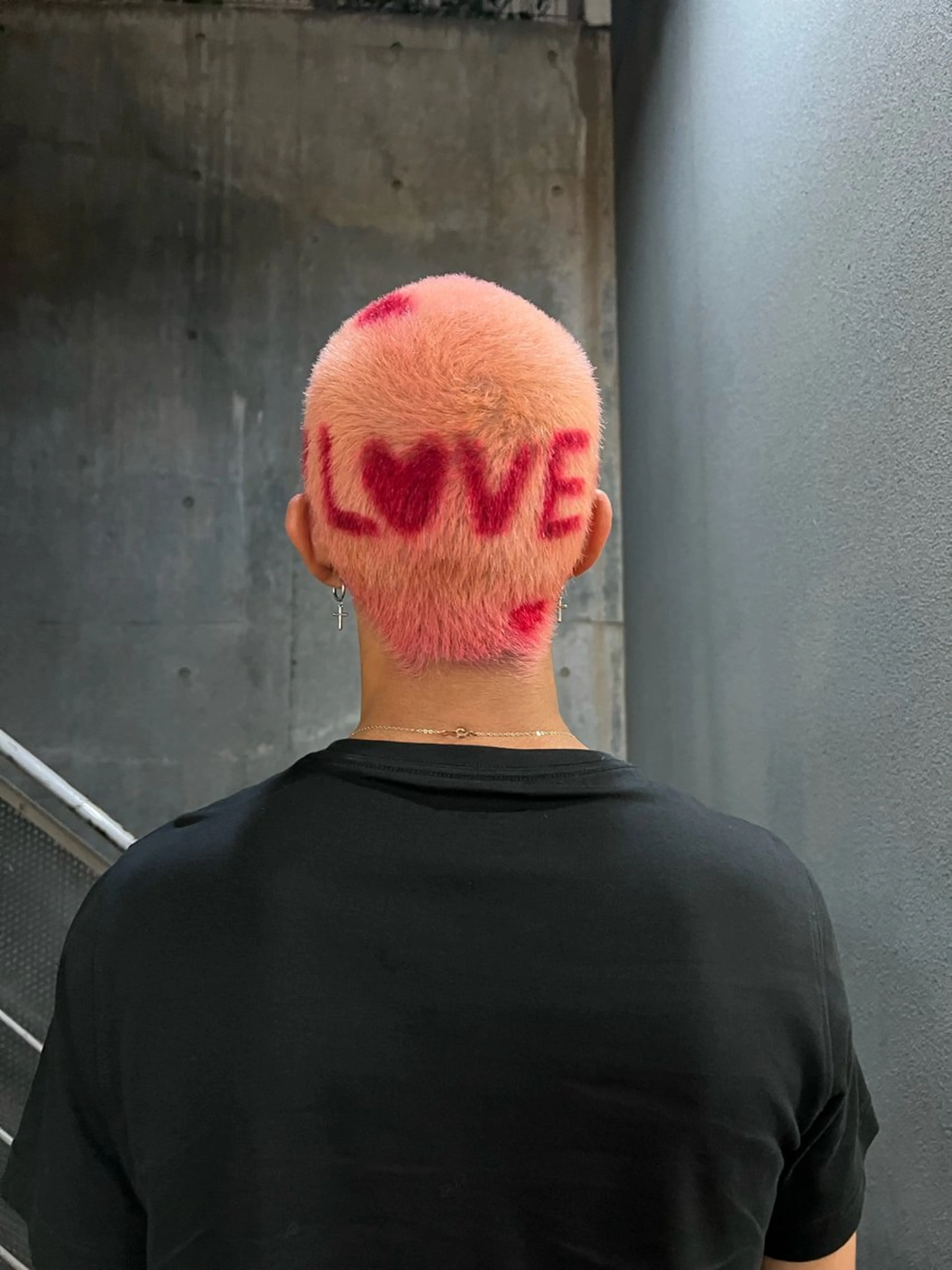 カラー メンズ ヘアカラー AOI 　ヘアカラ ー / ブリーチのヘアスタイル