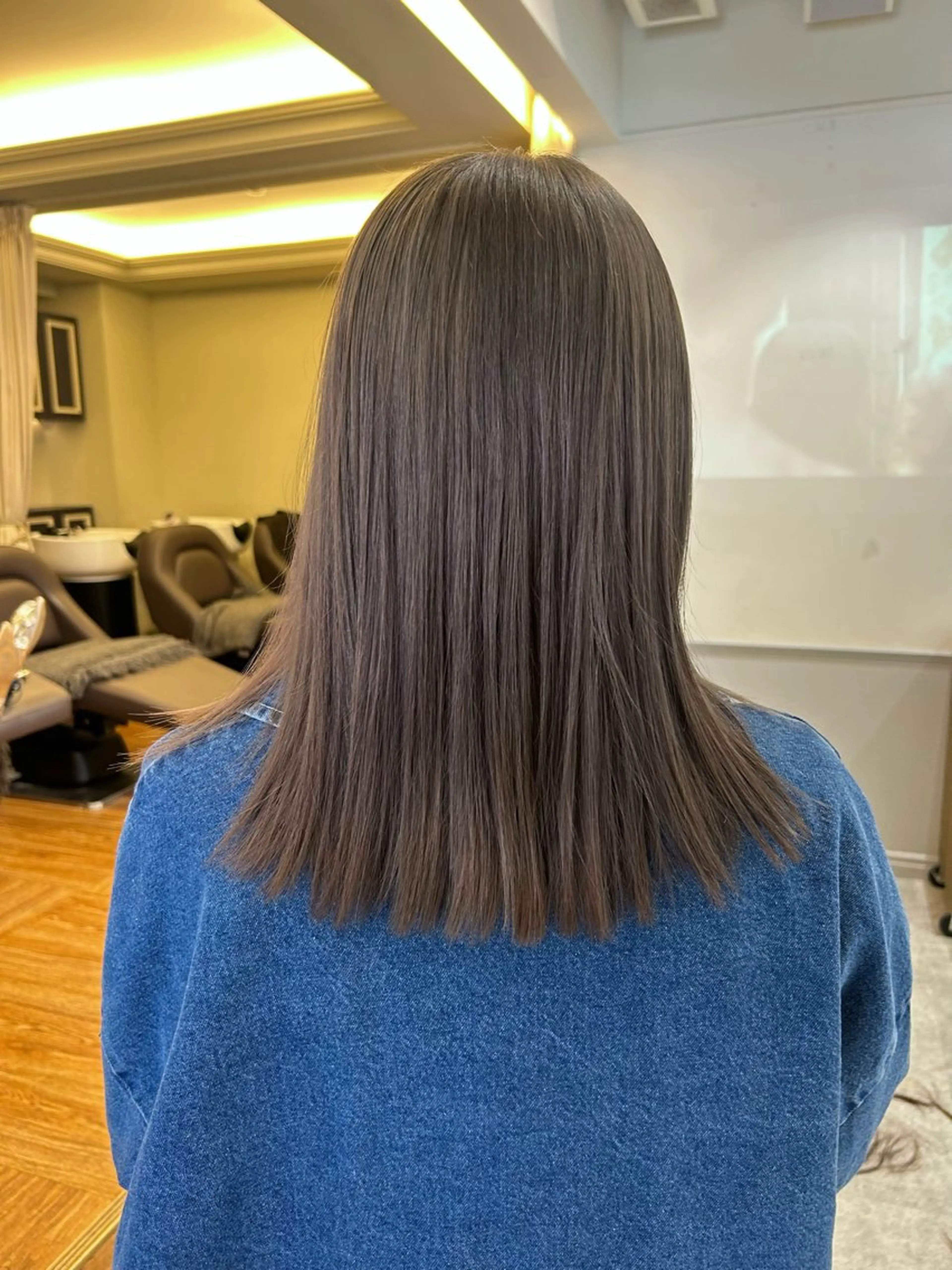 セミロング 薄暮 マツイ　レンのヘアスタイル