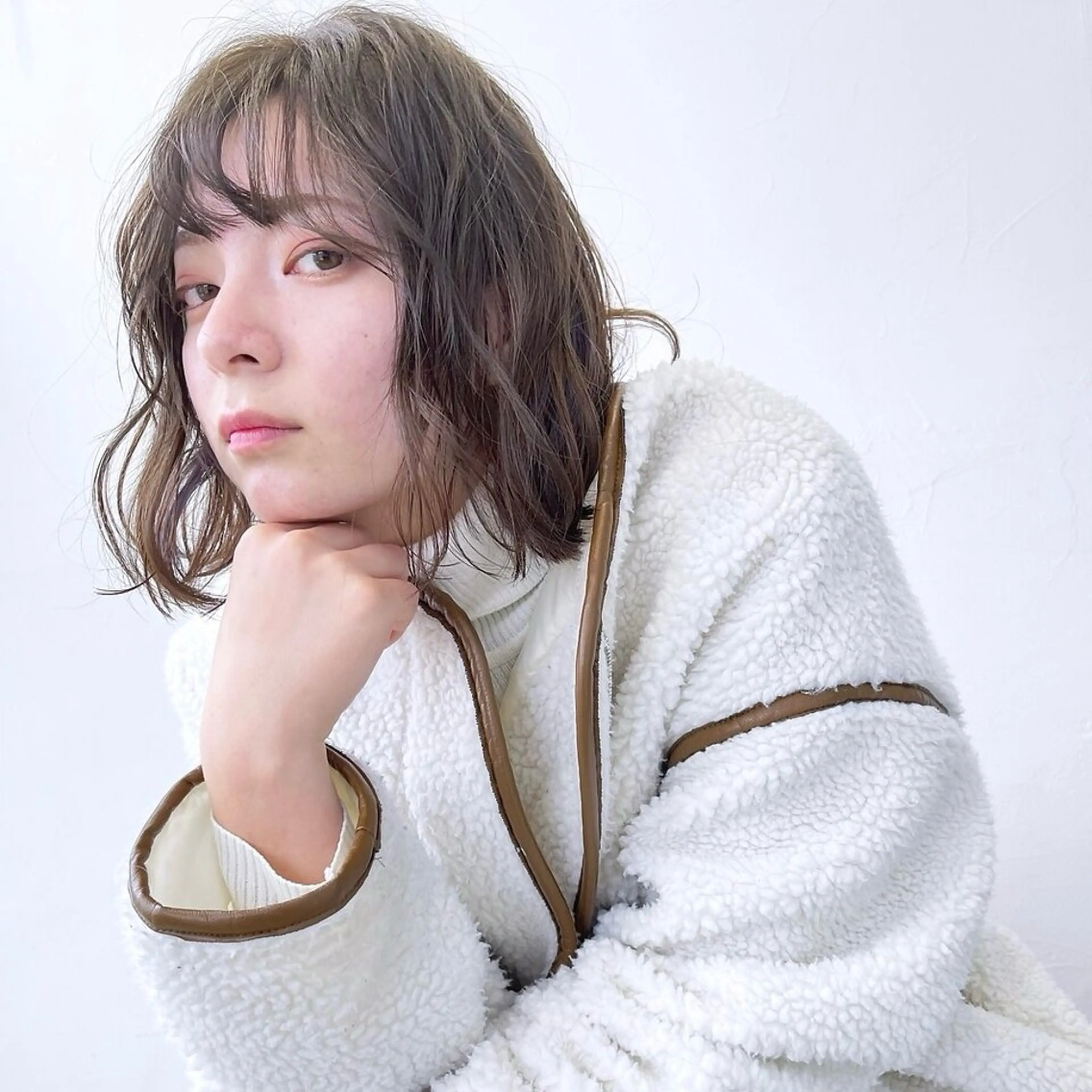 ショート パーマ 坂柳 朱音のヘアスタイル