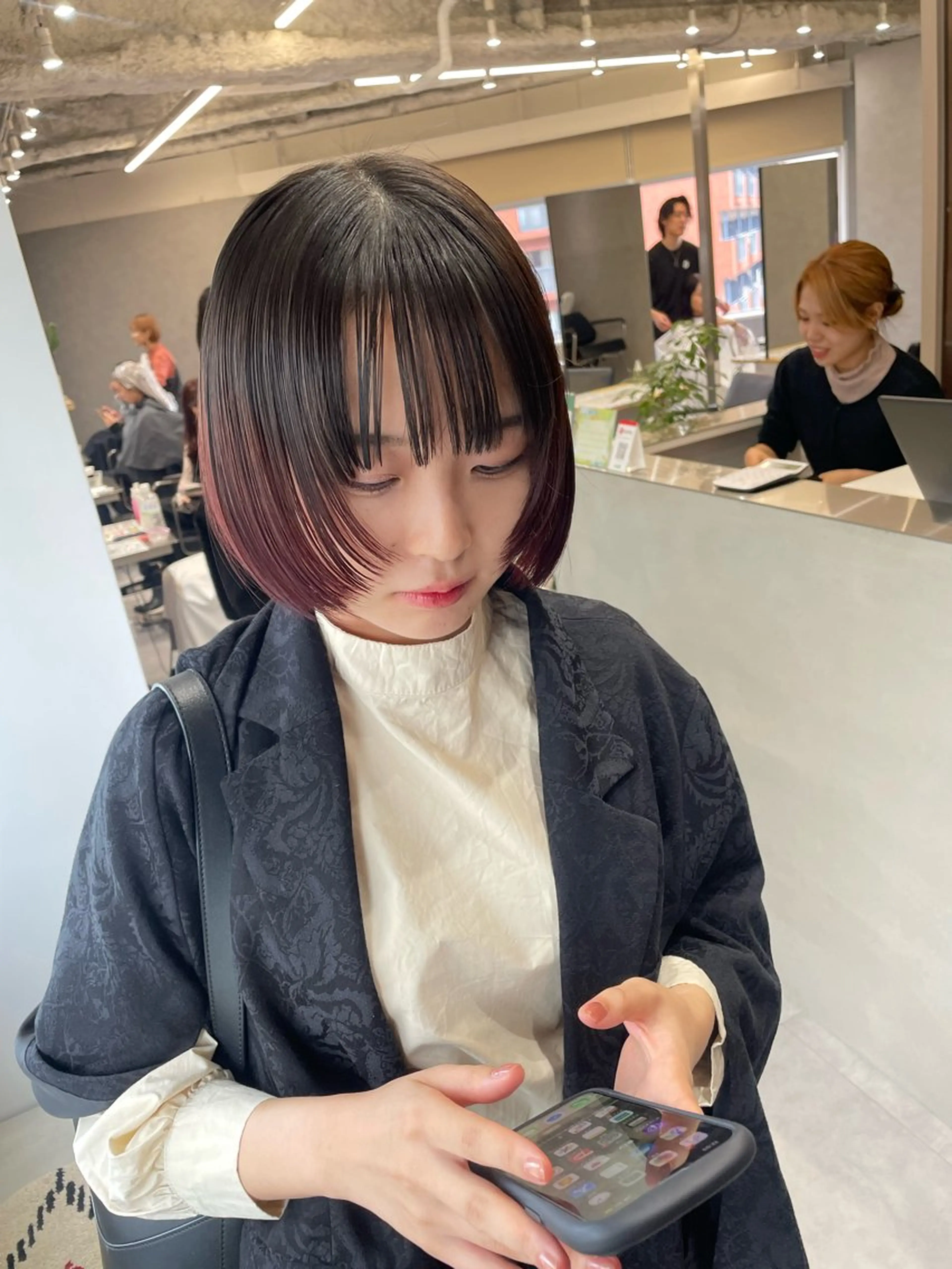 ミディアム カラー yui/ layer cutのヘアスタイル