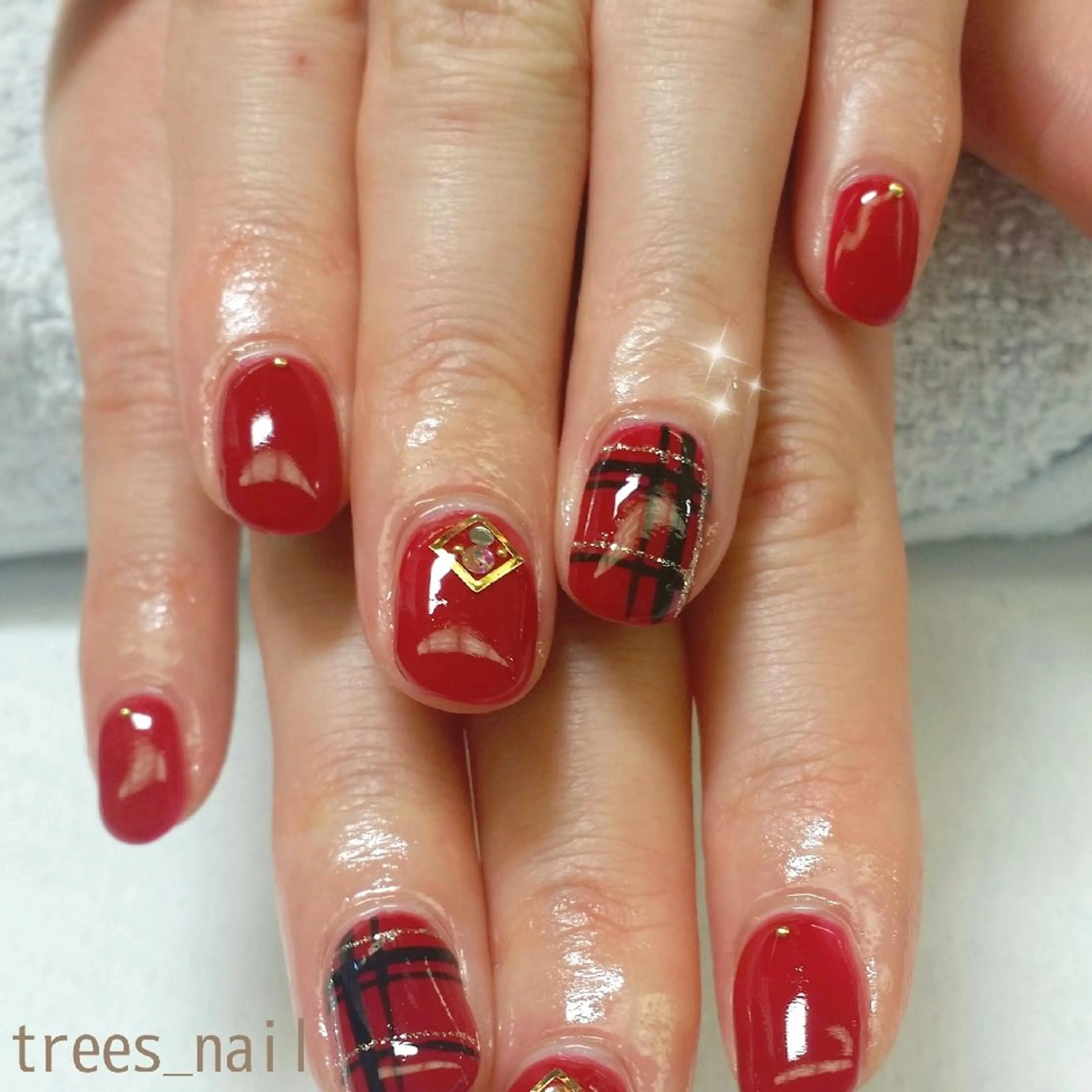 ネイル アートネイル 赤色 trees_ nailのネイルデザイン