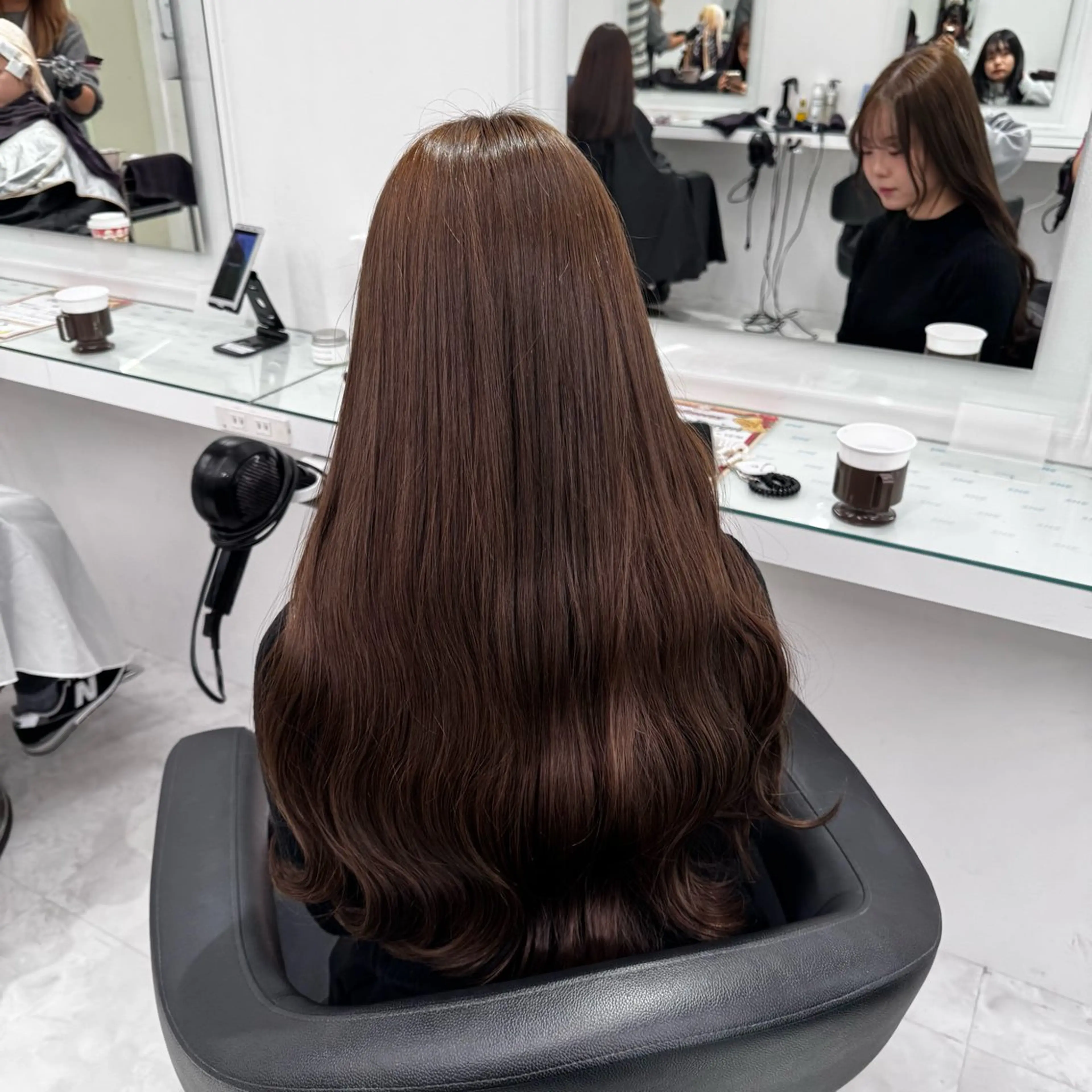 ロング カラー 透け上品ハイトーン 職人ゆうと🤍のヘアスタイル