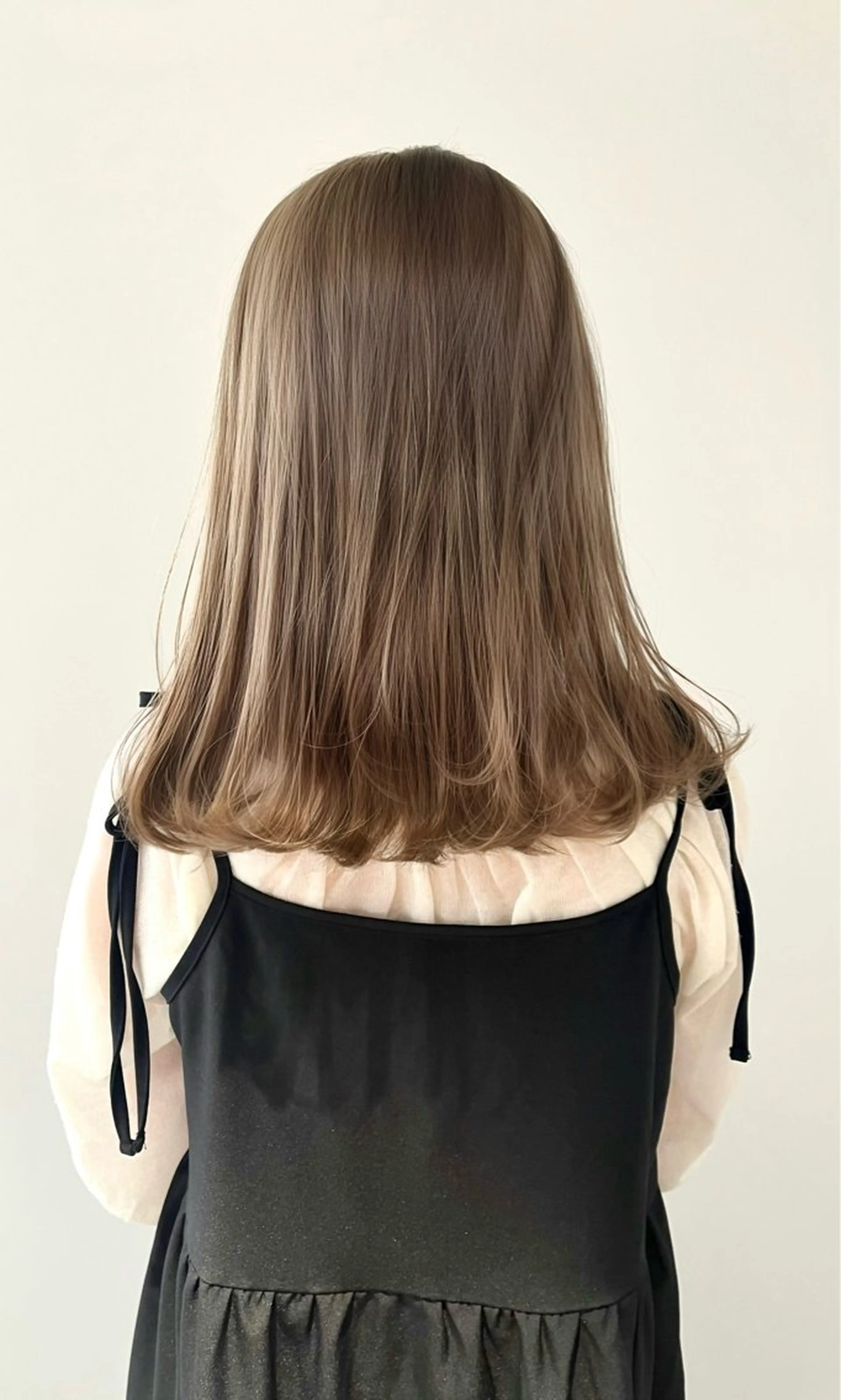 ミディアム カラー ヘアカラー トリートメント Kasumi | くすみブラウン×渋谷のヘアスタイル