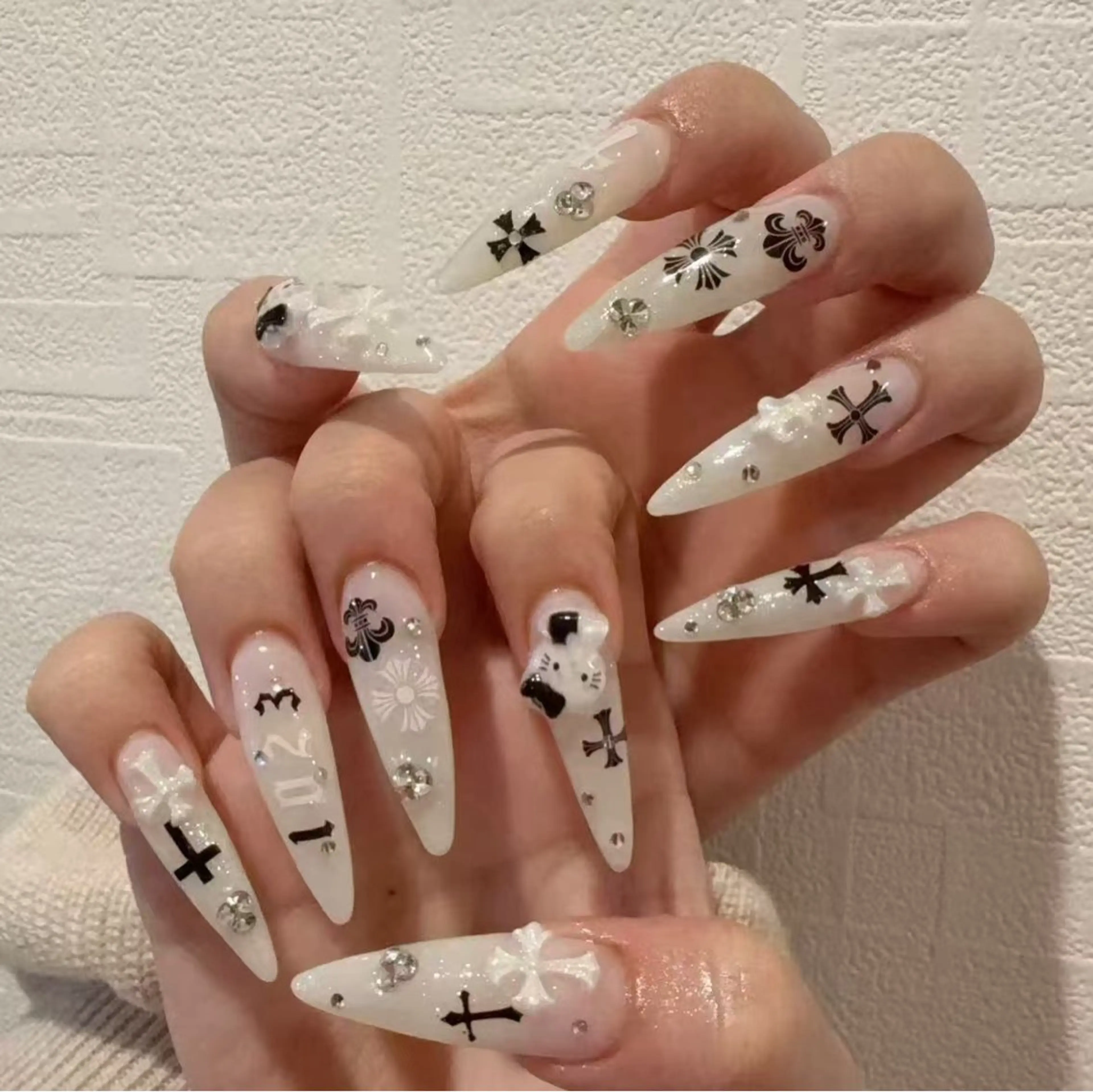 ネイル オーロラネイル フラワーネイル フットネイル フレンチネイル ジェルネイル ハンドネイル BabyYouMi nailのネイルデザイン