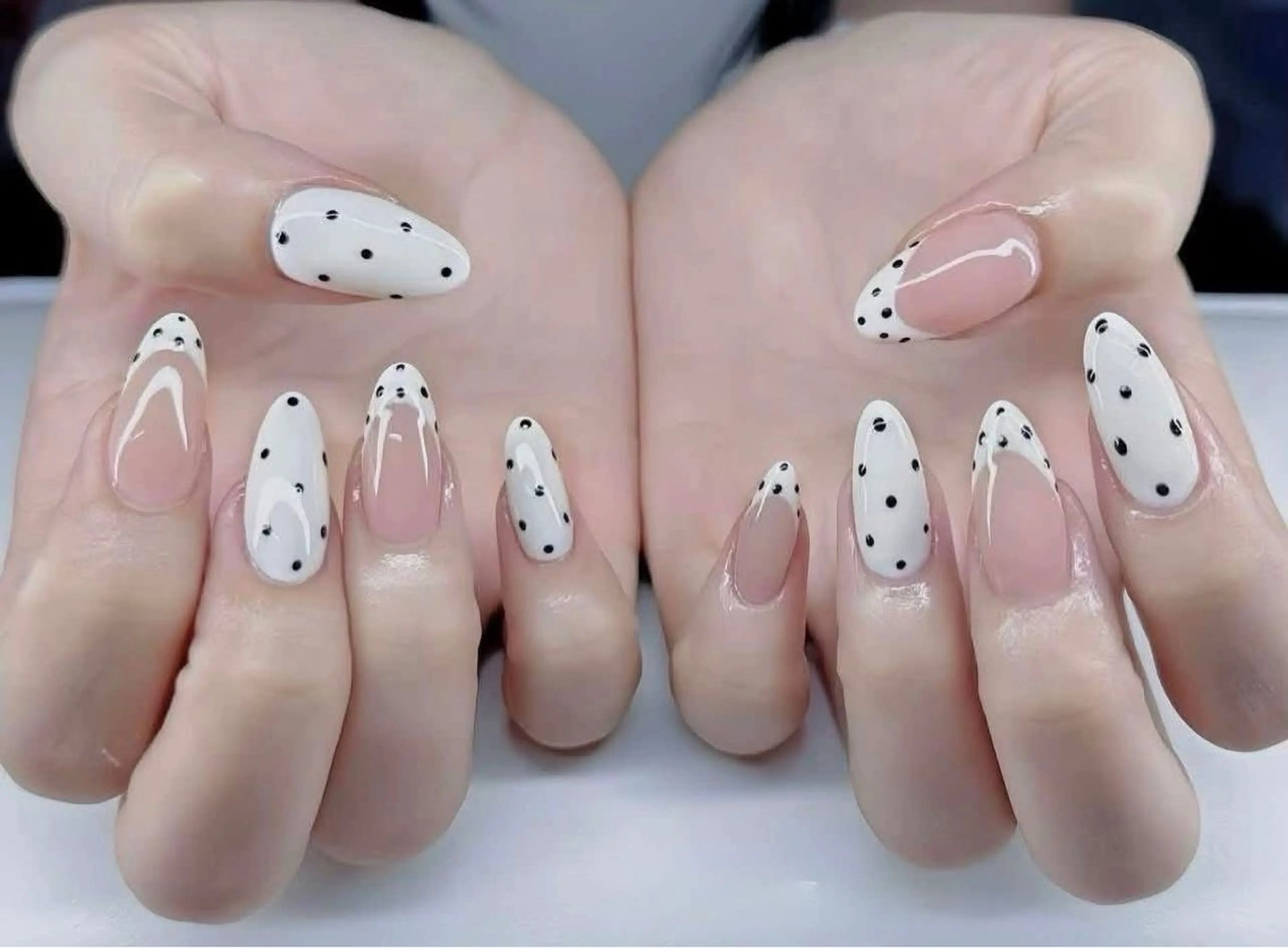 ネイル ハンドネイル T. Leeのネイルデザイン