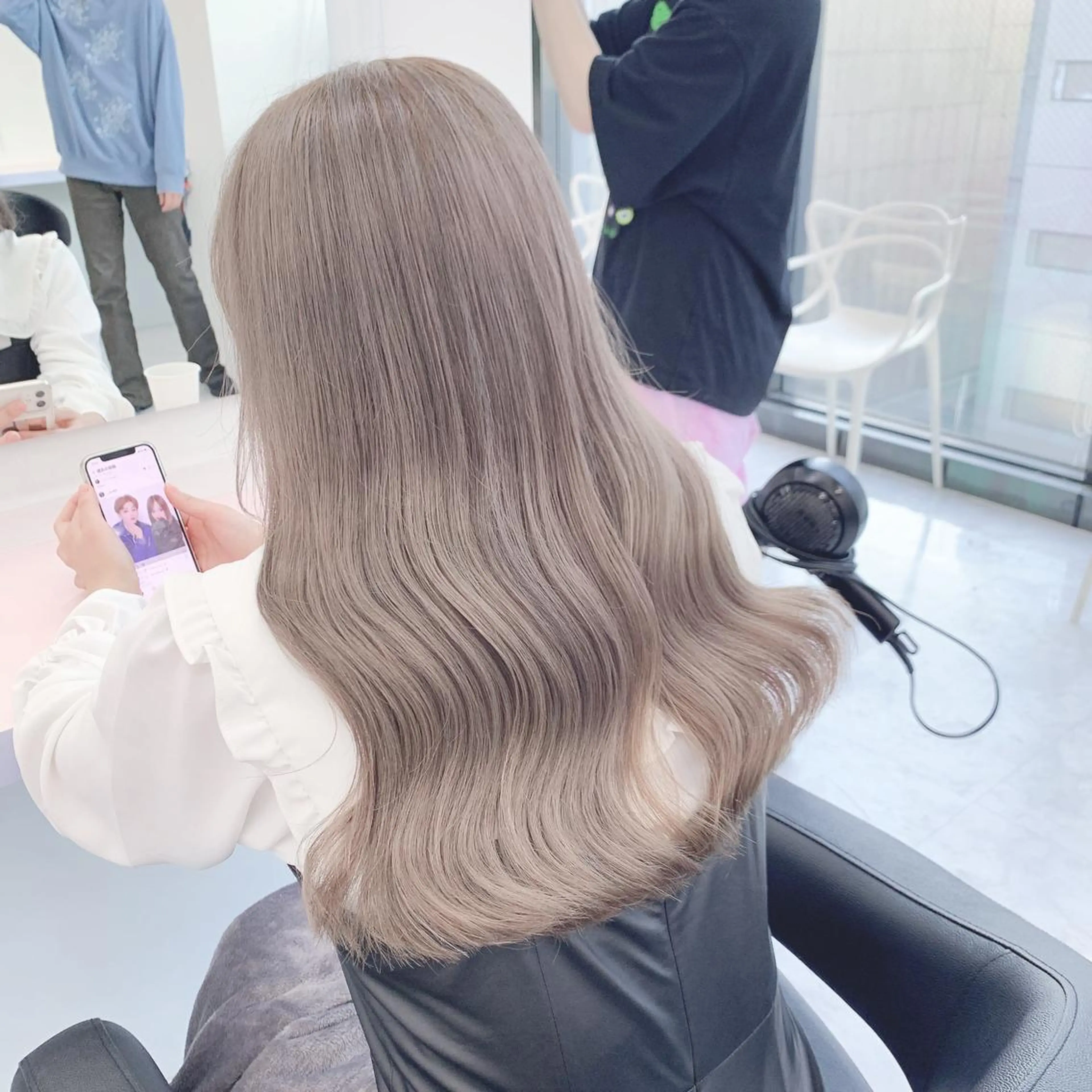 セミロング ヘアカラー 🇰🇷韓国ヘア特化 ヒロキ🇰🇷のヘアスタイル