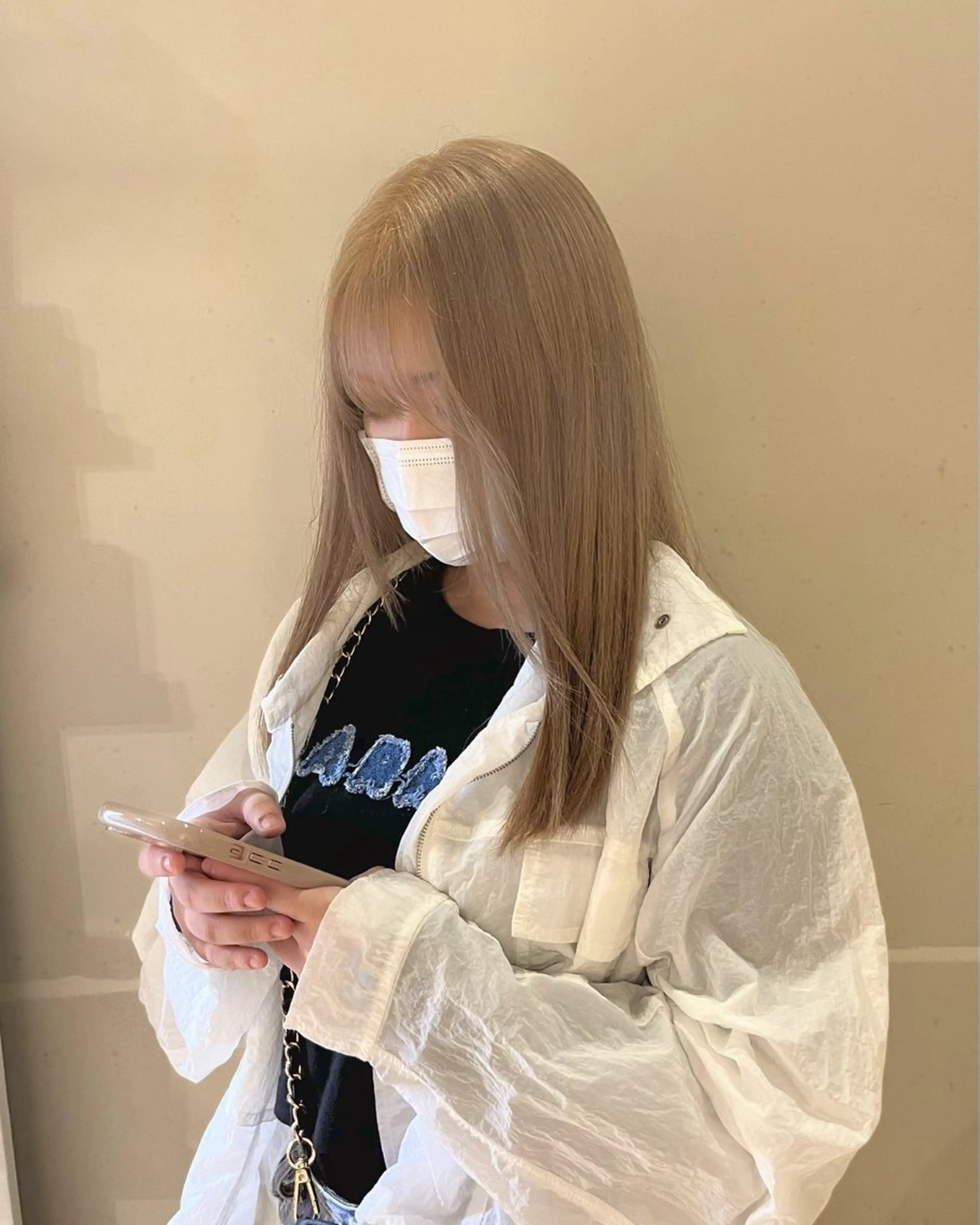 ロング カラー ヘアアレンジ ベージュカラー ダブルカラー ミルクティーベージュ みわ/博多 ブリーチ/メンズヘアのヘアスタイル