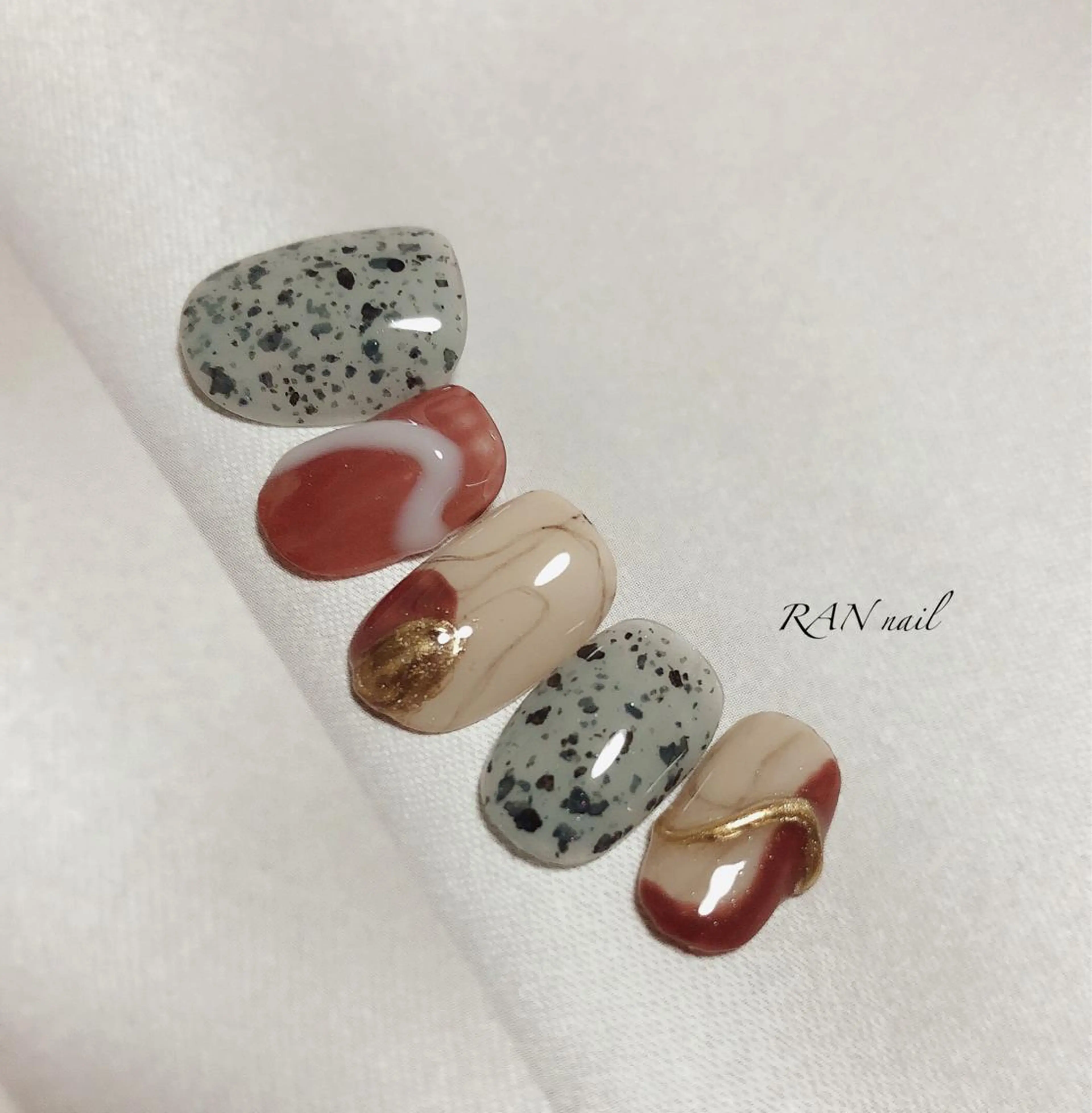 ネイル ジェルネイル キラキラネイル ミラーネイル オフィスネイル パラジェル RAN nailのネイルデザイン