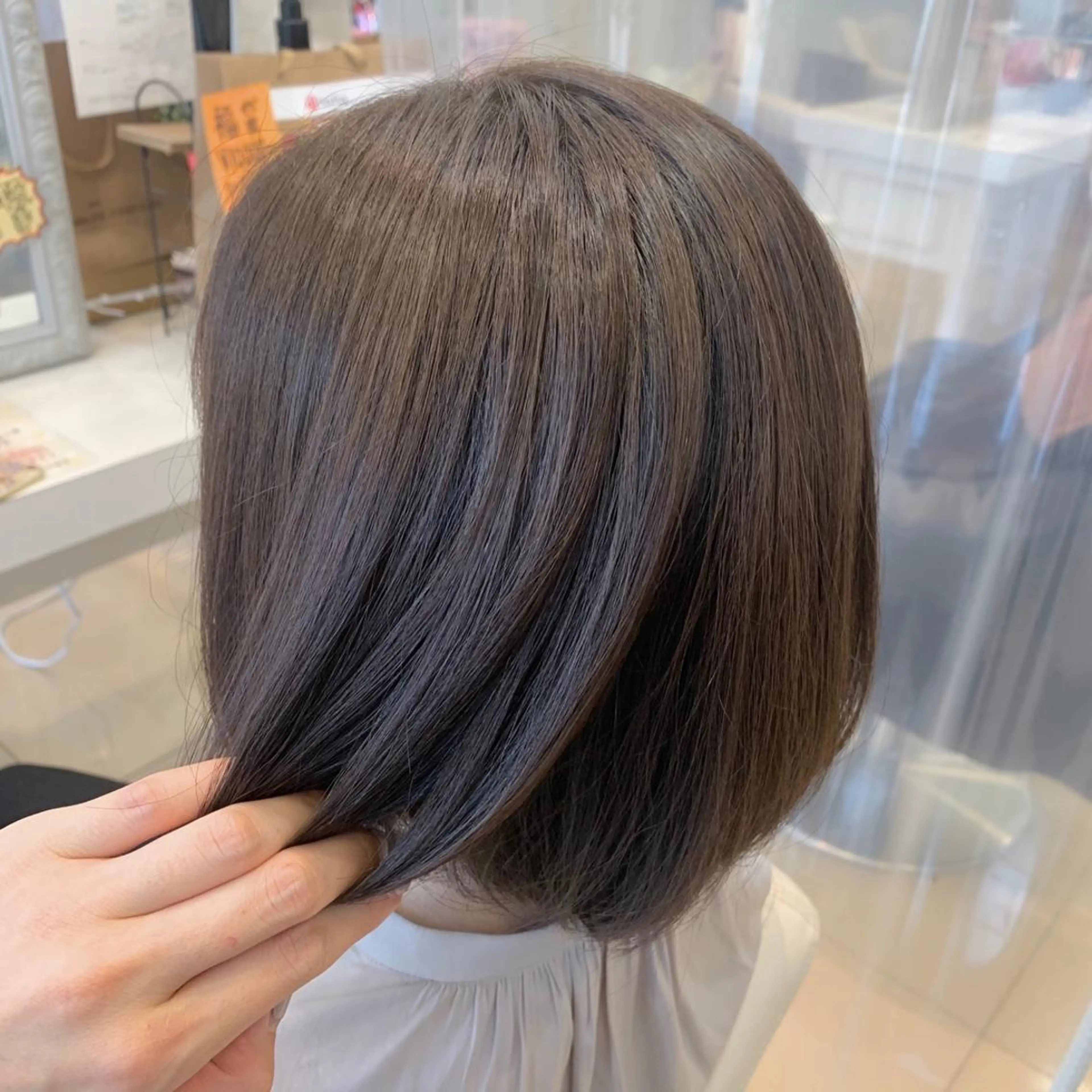 カラー ミディアム イルミナカラー トリートメント Hair&Cafe Matty’sのヘアスタイル