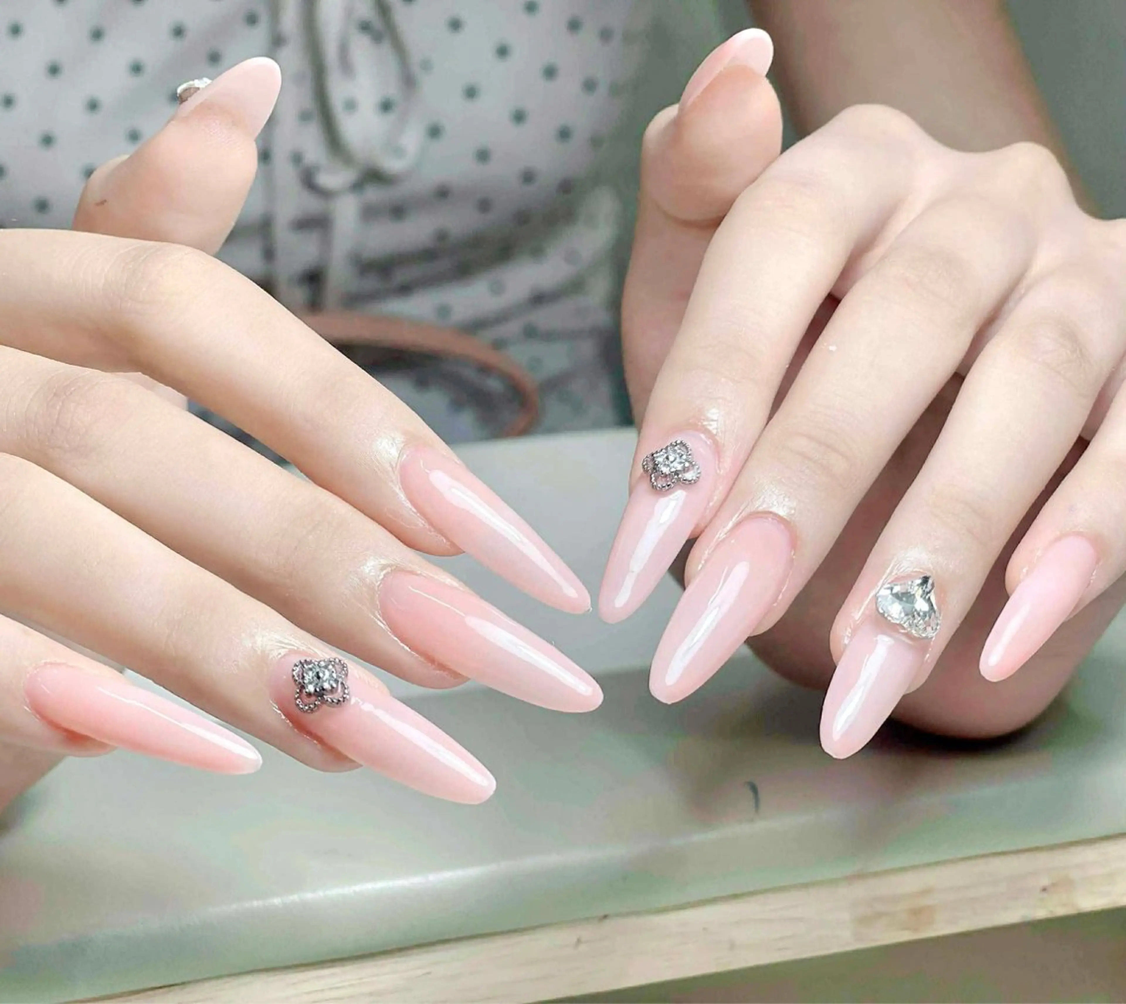 ネイル オーロラネイル ブルー チークネイル フットネイル フレンチネイル ハンドネイル REI レイのネイルデザイン