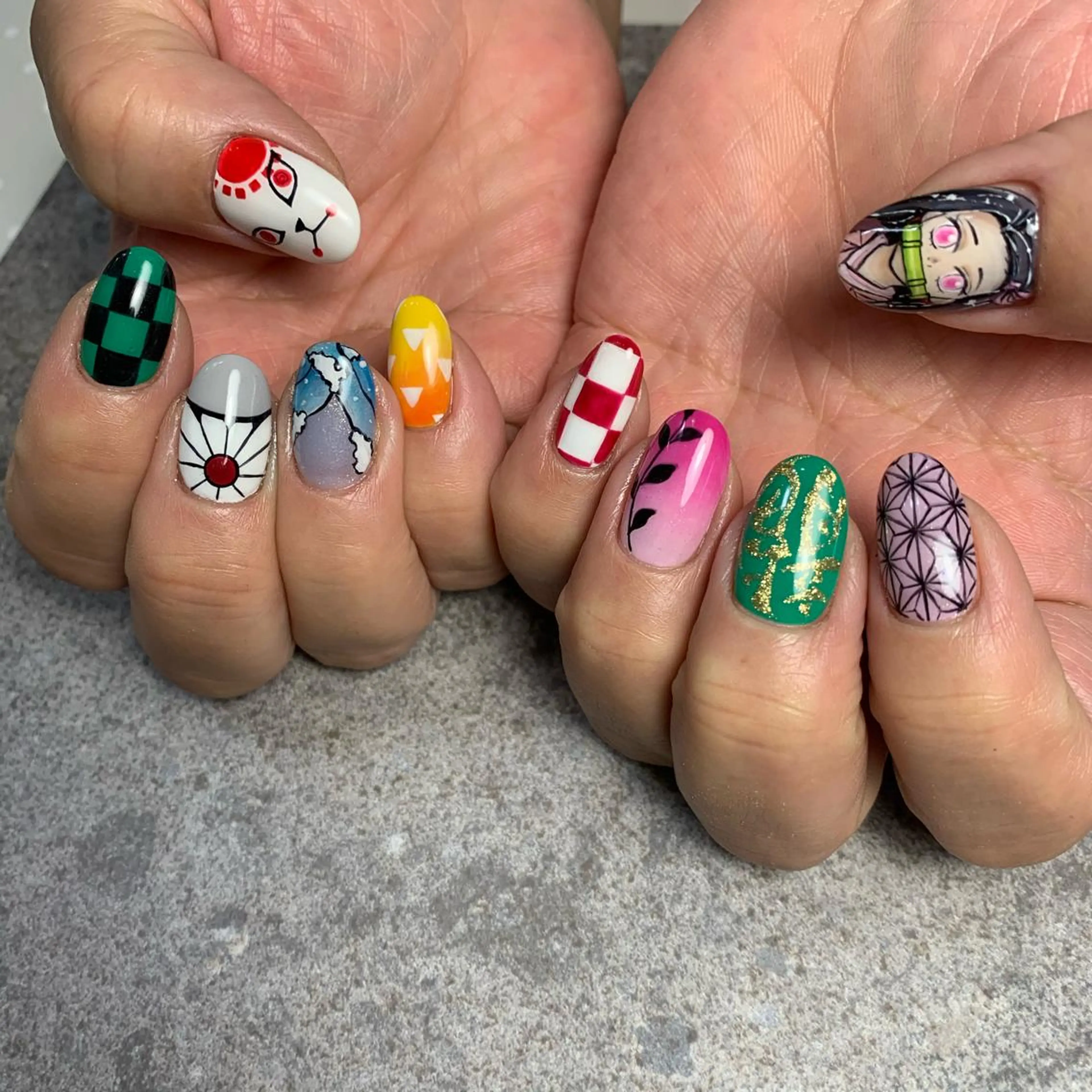 ミディアム ネイル NAILROOM ekolu所属・近藤 穂乃果のネイルデザイン