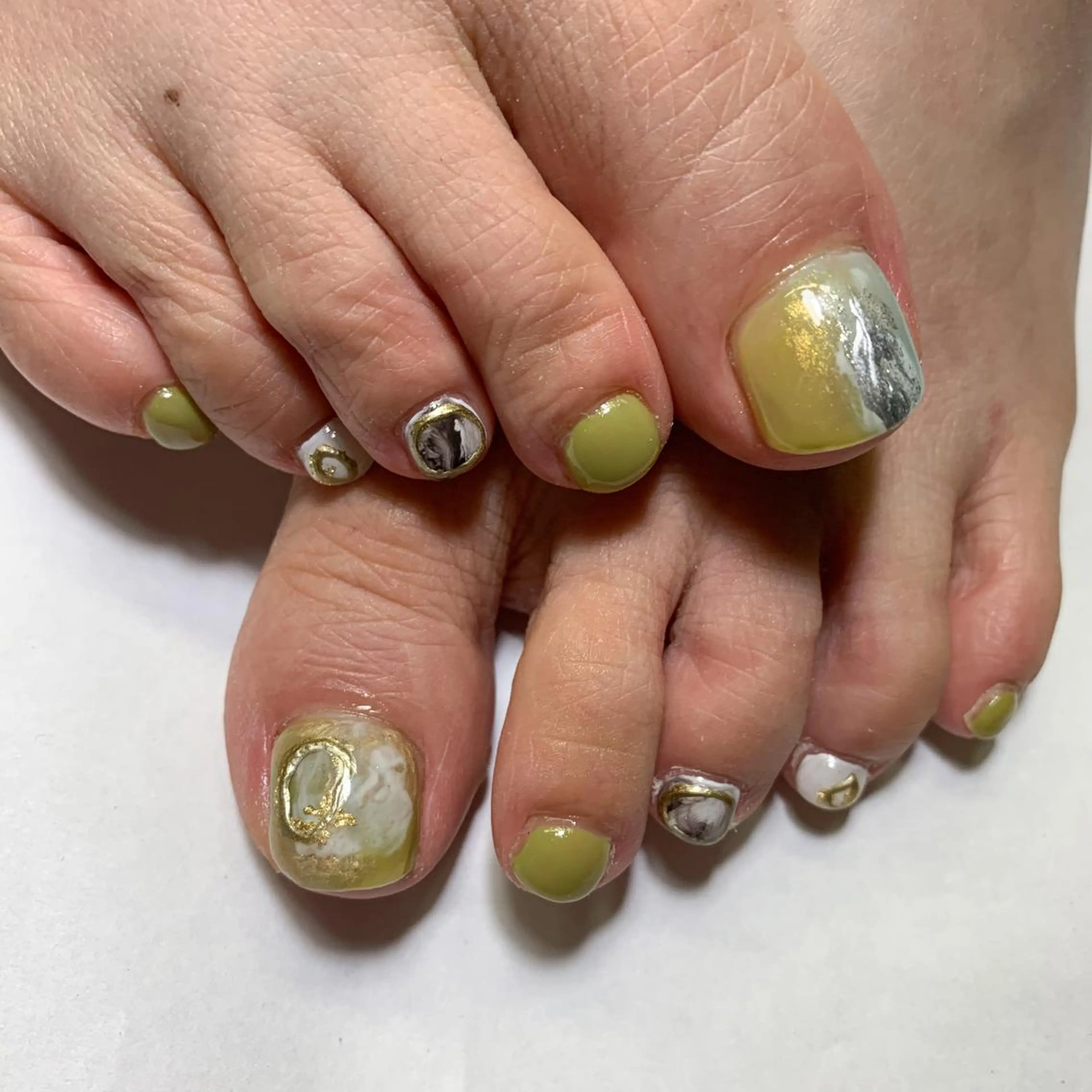 ネイル フットネイル FIORITURA aiのネイルデザイン