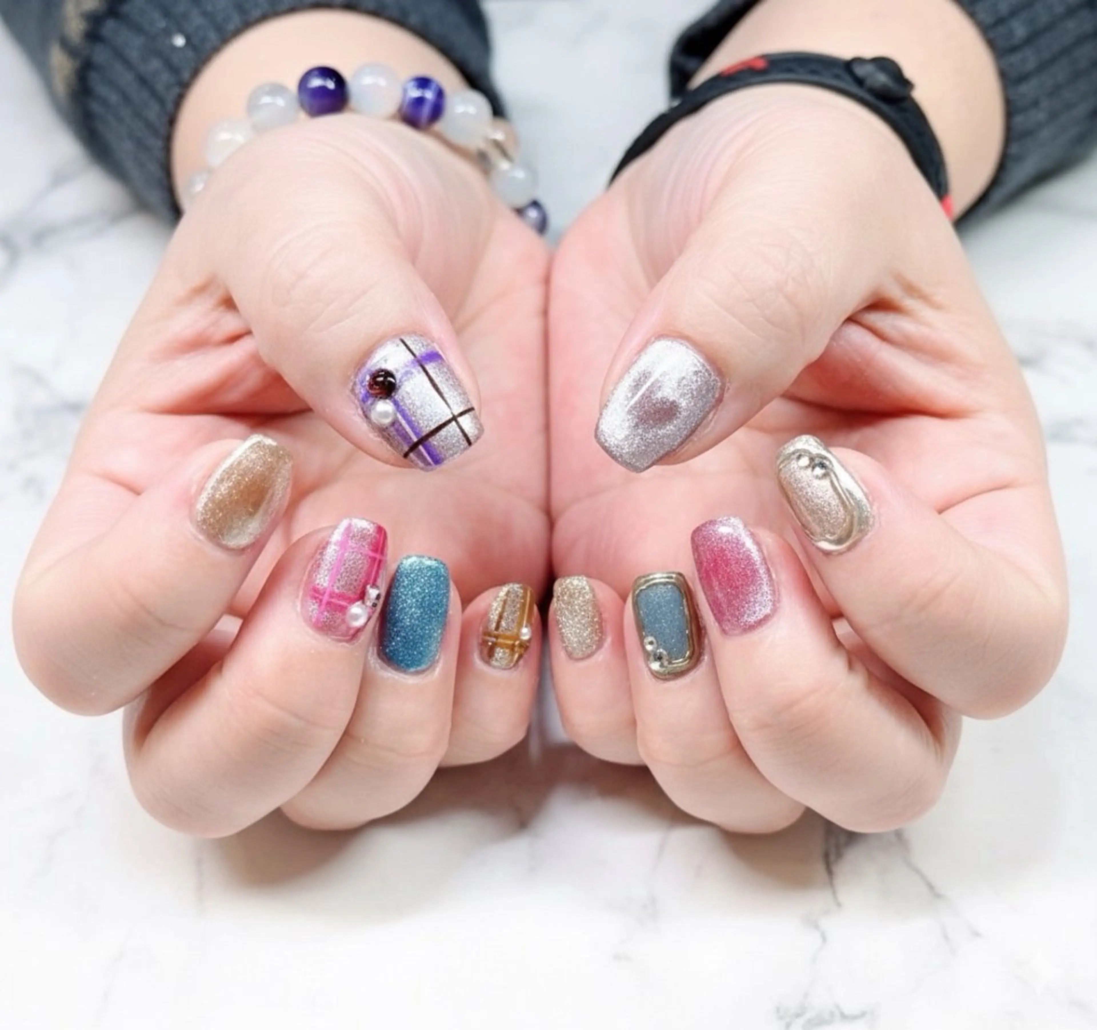 ネイル フレンチネイル ラメ(グリッター) ラメグラデーション マグネットネイル 持ち込み ハンドネイル ティーエヌ 金山駅東口店のネイルデザイン