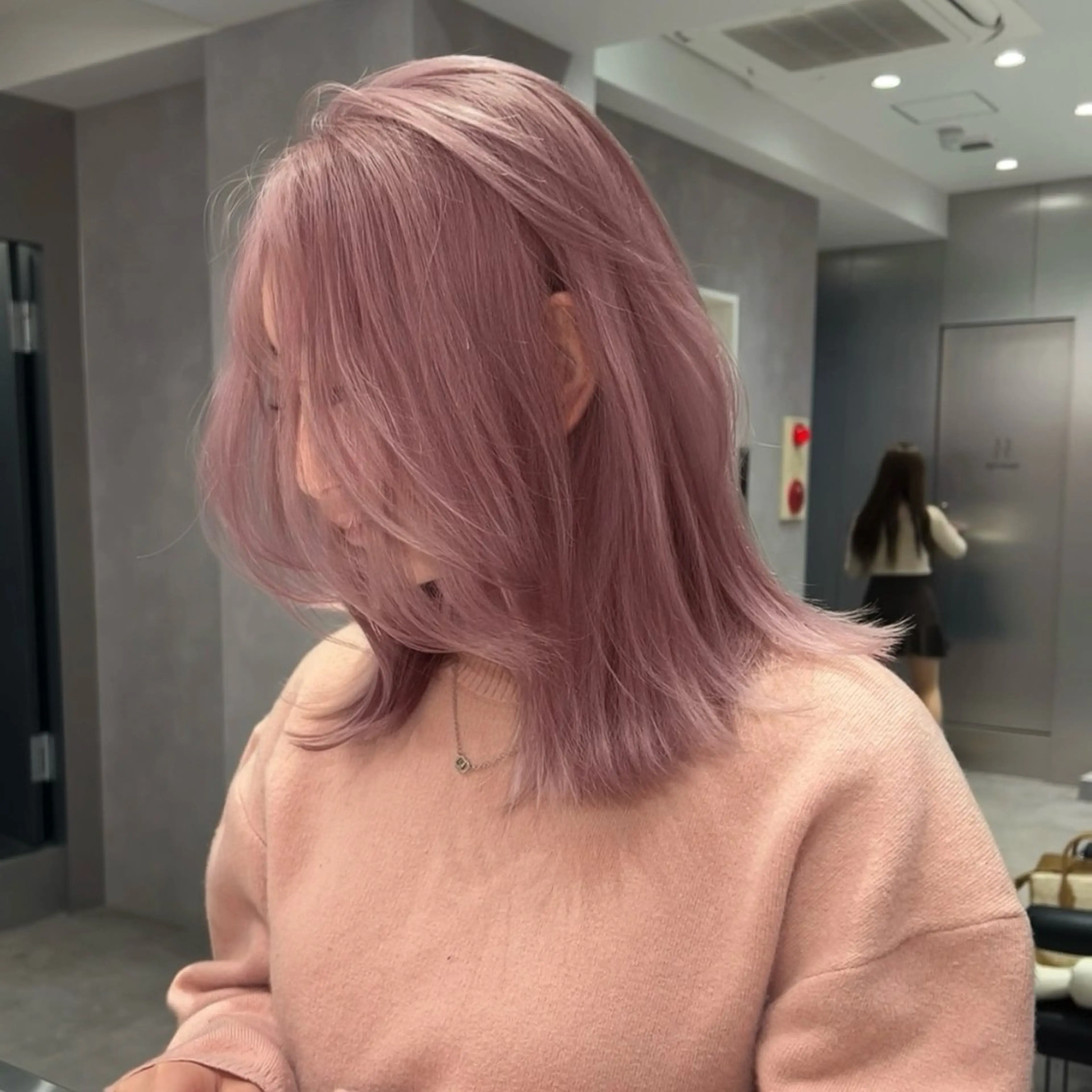 カラー ブリーチ ピンクカラー シルバー カット ヘアカラー レイヤーカット/新宿 /ベージュ/ｿﾉｶのヘアスタイル