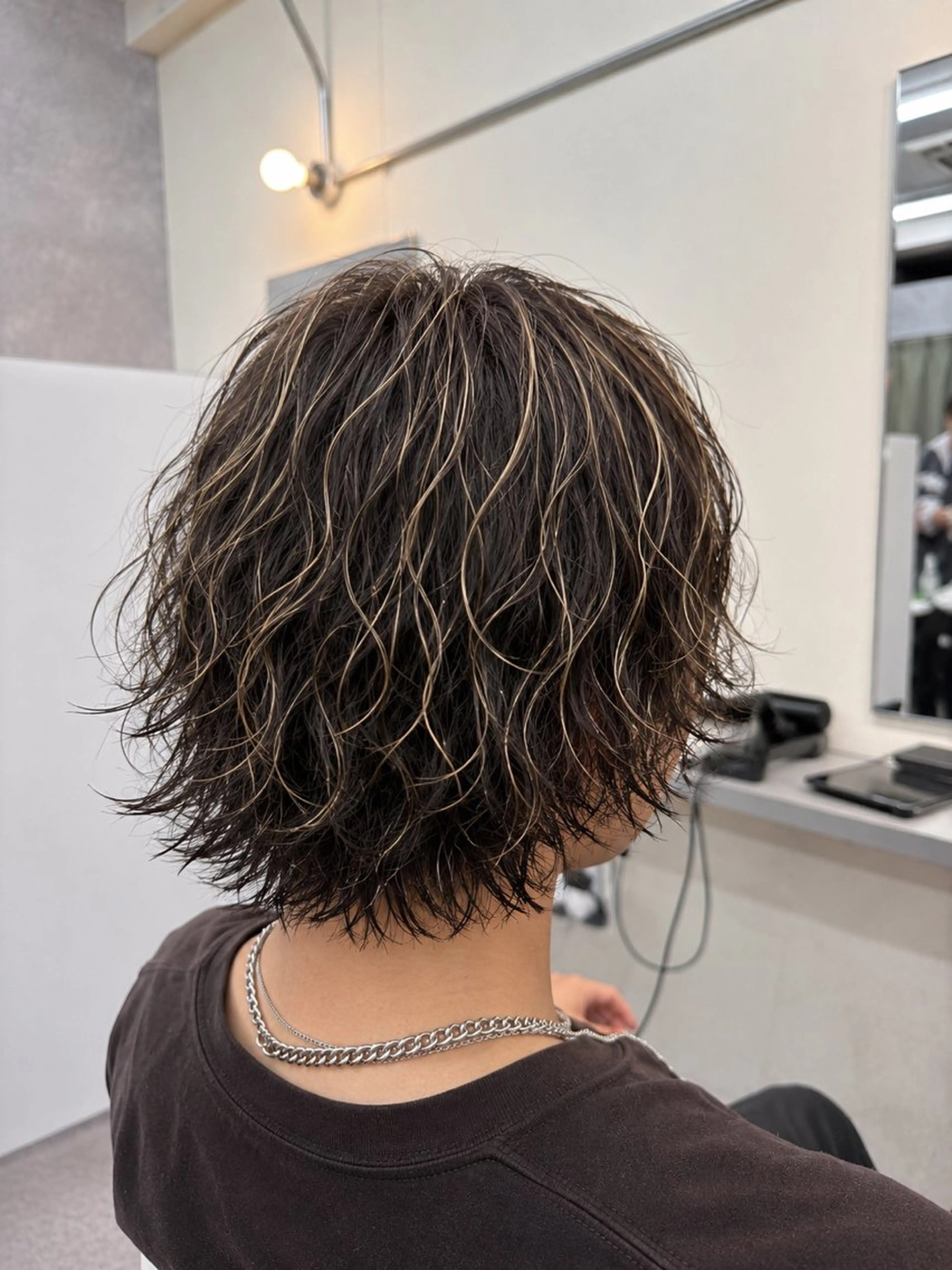 メンズ メンズハイライト メンズパーマ ヘアカラー y2k/ウルフ/ 個性派カラーkiraのヘアスタイル