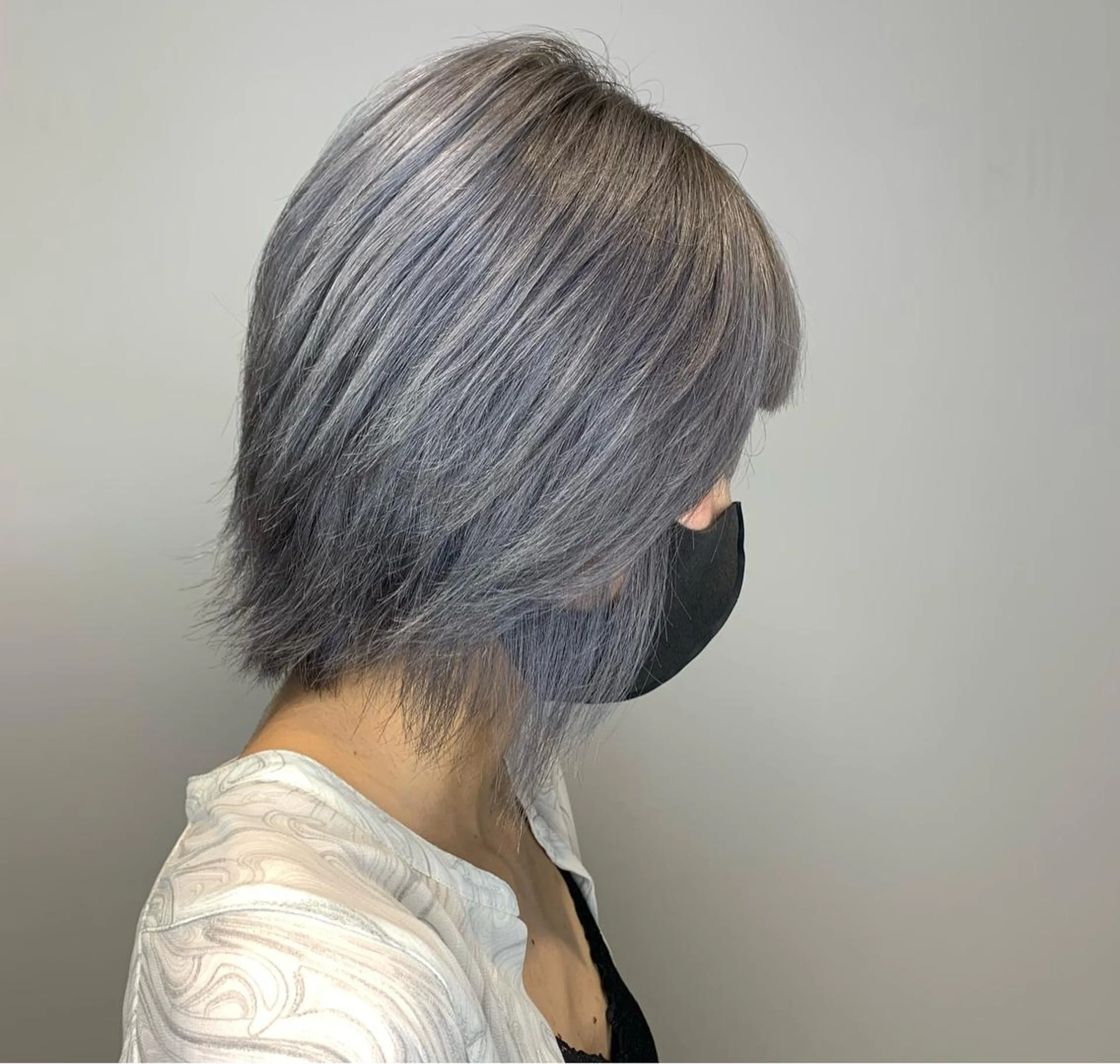 ショート カラー アッシュ ブリーチ シルバー 【艶カラー】石山拓人 /ブリーチのヘアスタイル