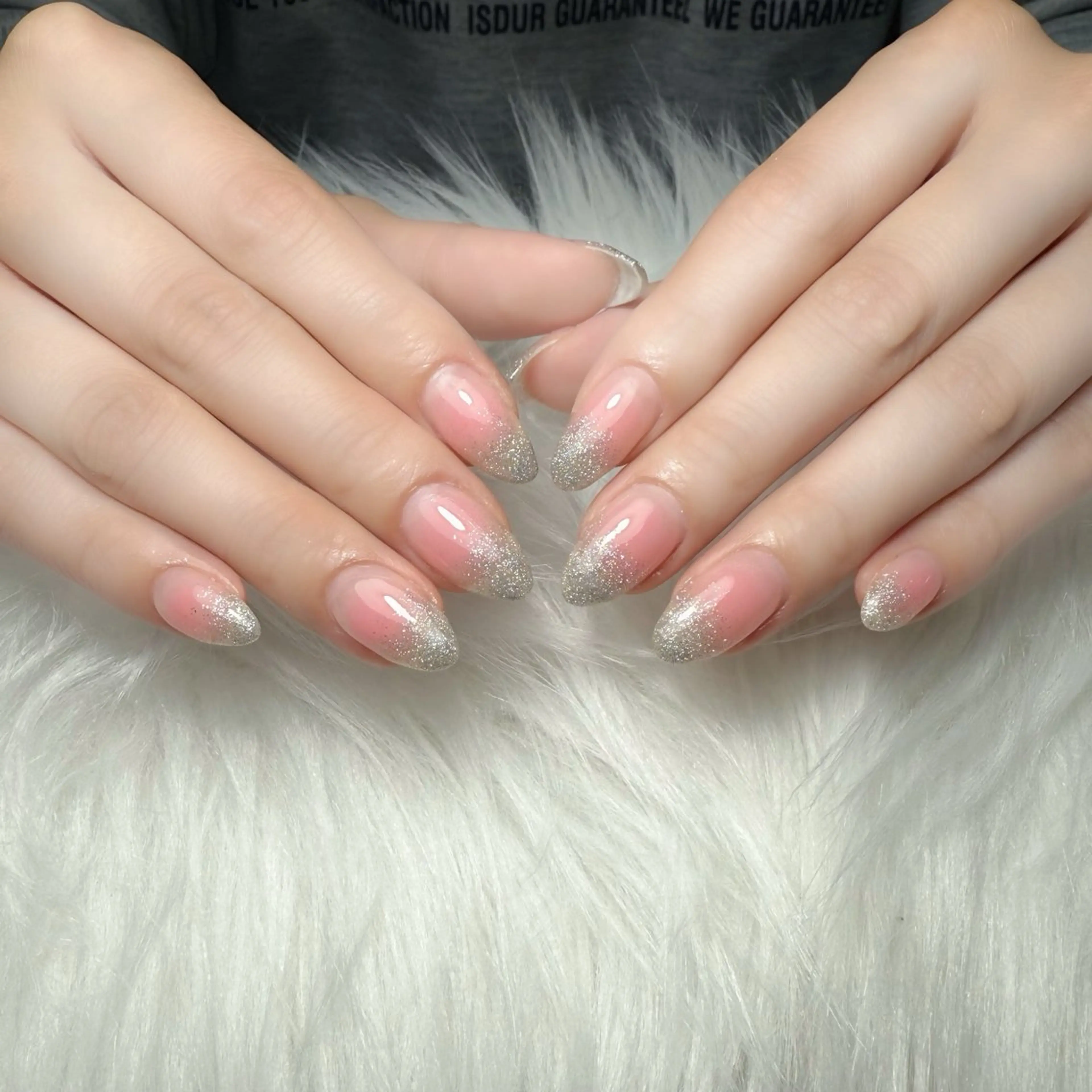 ネイル チークネイル フレンチネイル ラメ(グリッター) Rosie Nail サロン南越谷のネイルデザイン