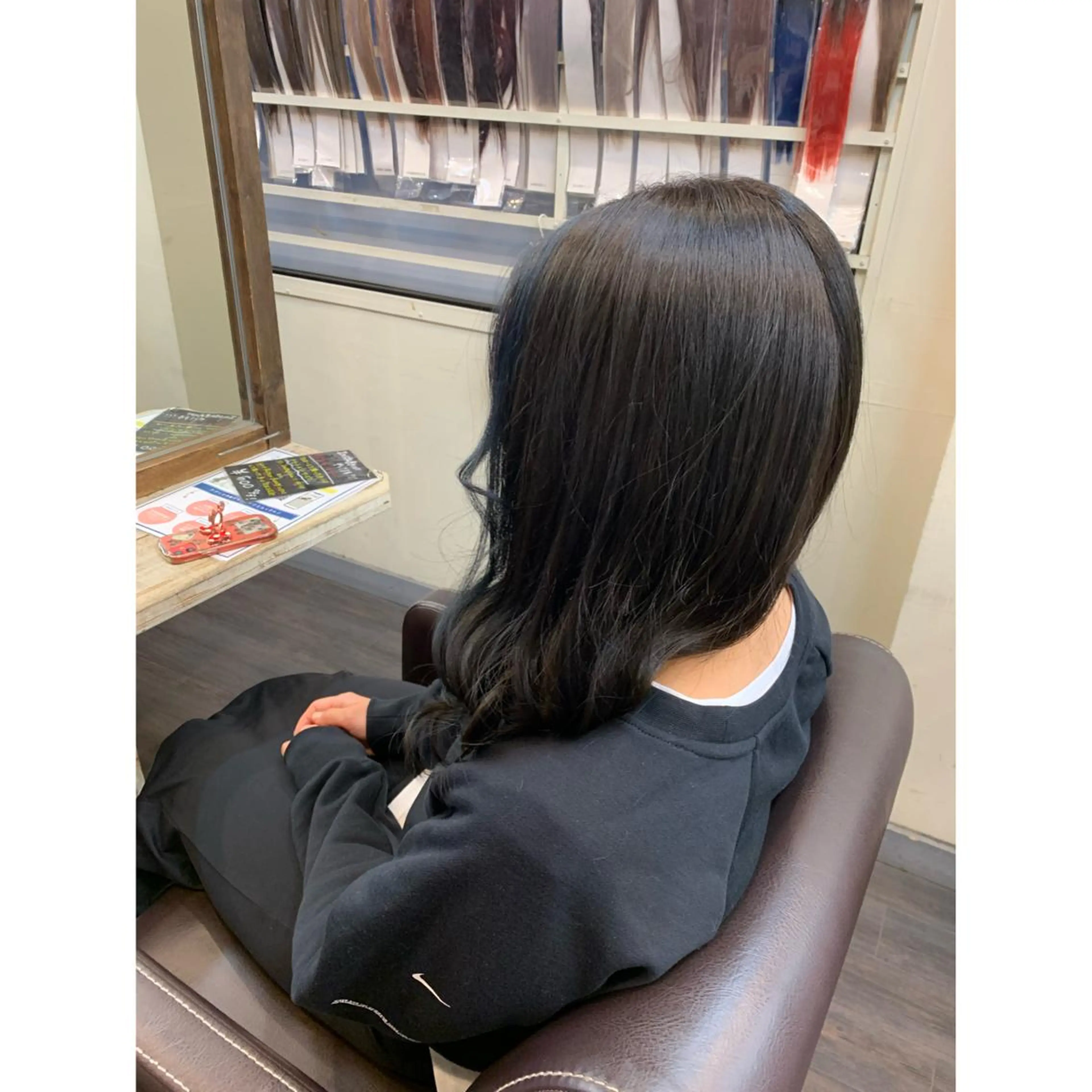 セミロング カラー LaLaMoana Rickyのヘアスタイル