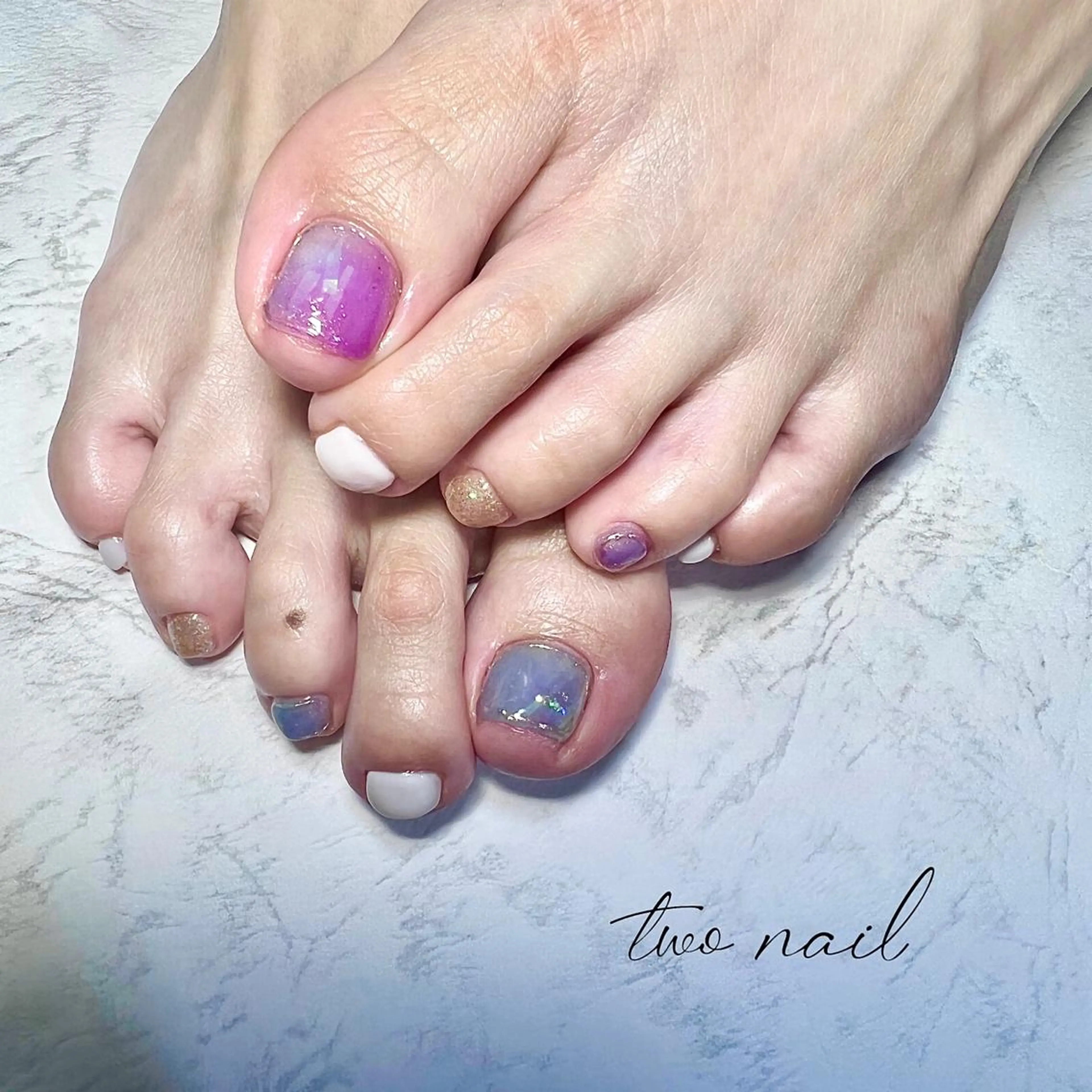 ネイル アートネイル フットネイル ハート ニュアンスネイル ホワイト フットネイル two nailのネイルデザイン