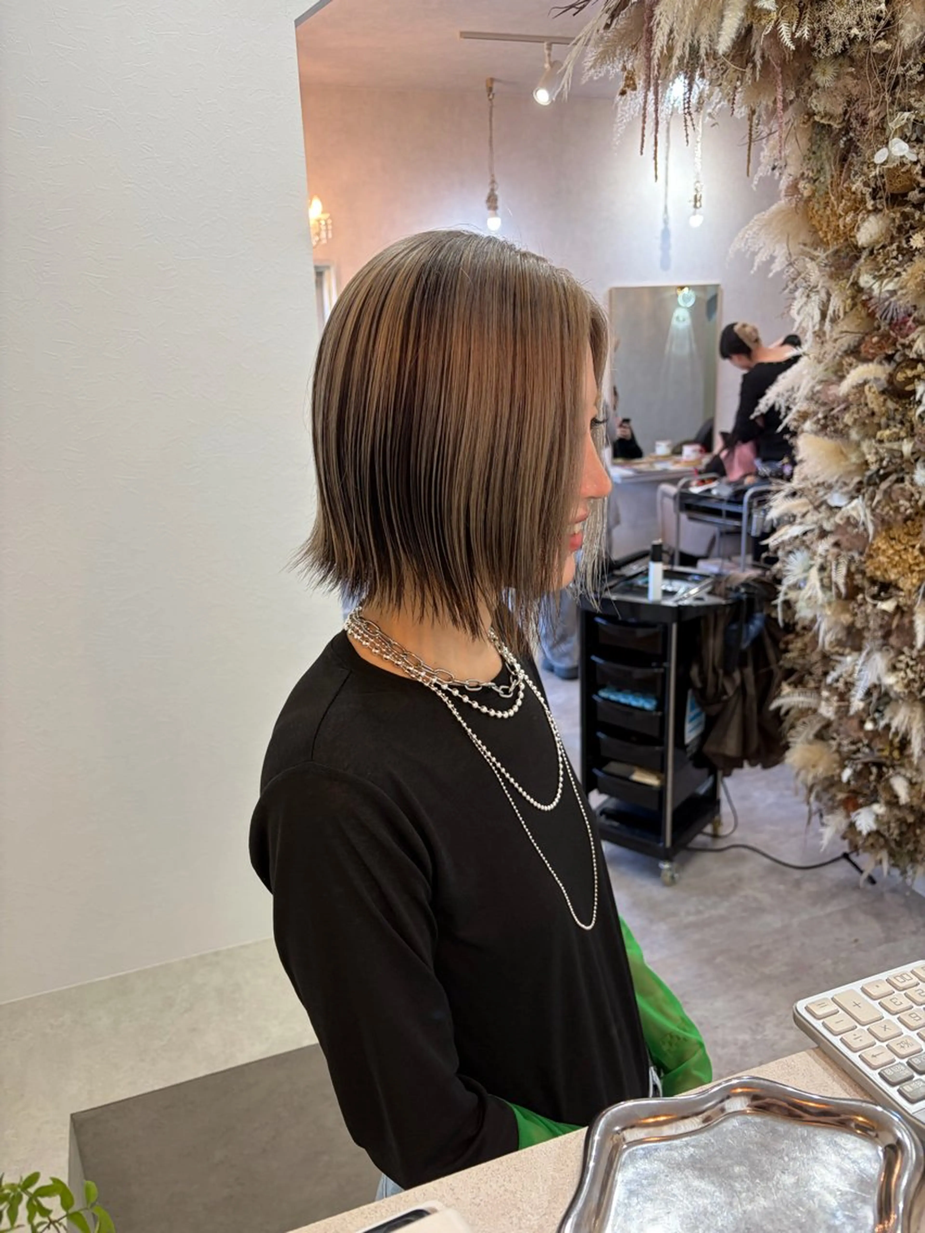 ミディアム カラー ヘアカラー yuumi 👱🏻‍♀️のヘアスタイル