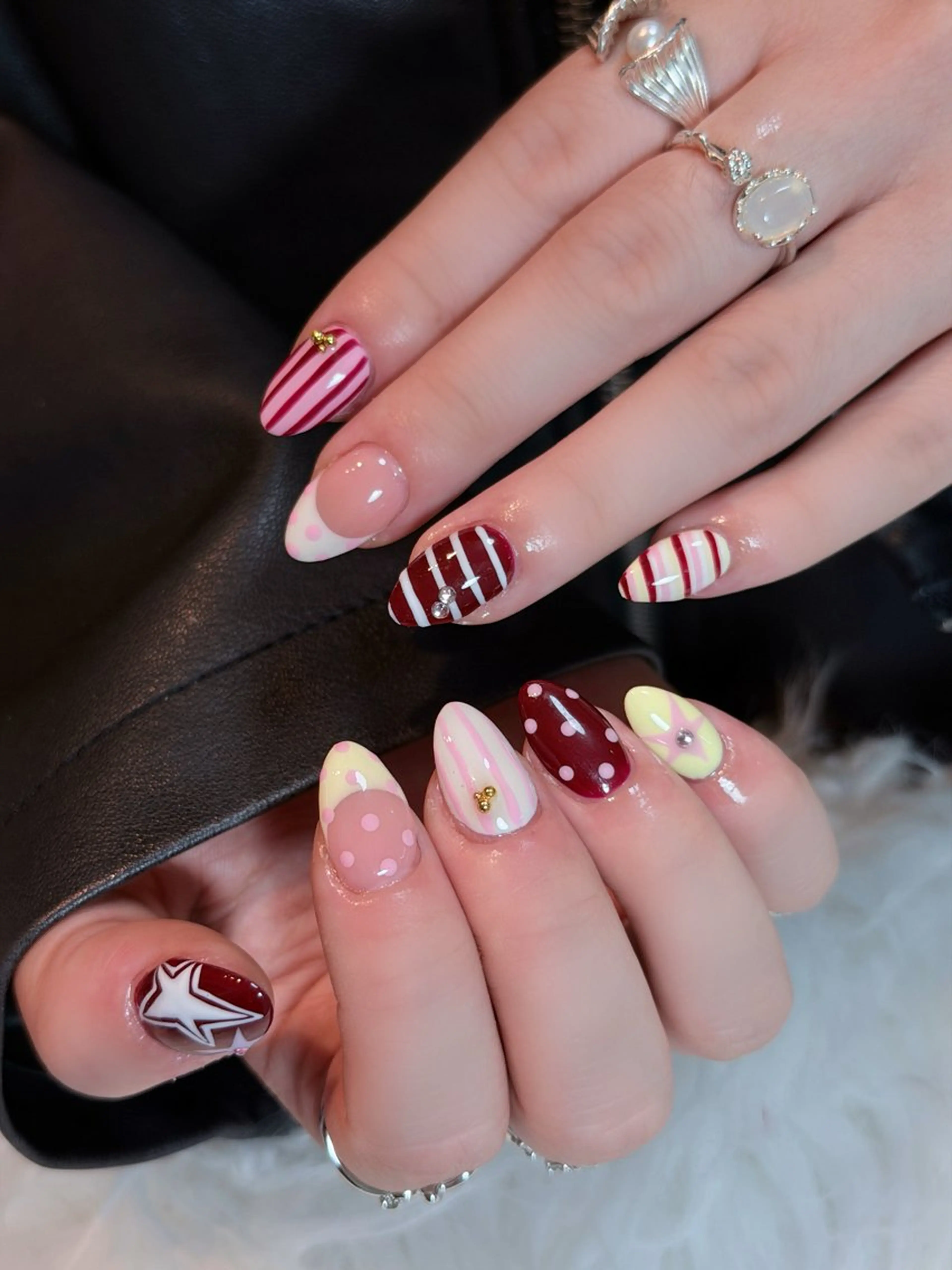 ネイル オーロラネイル ボルドー ブラウン 氷ネイル・うるうるネイル キラキラネイル ハンドネイル Julli NailStudioのネイルデザイン
