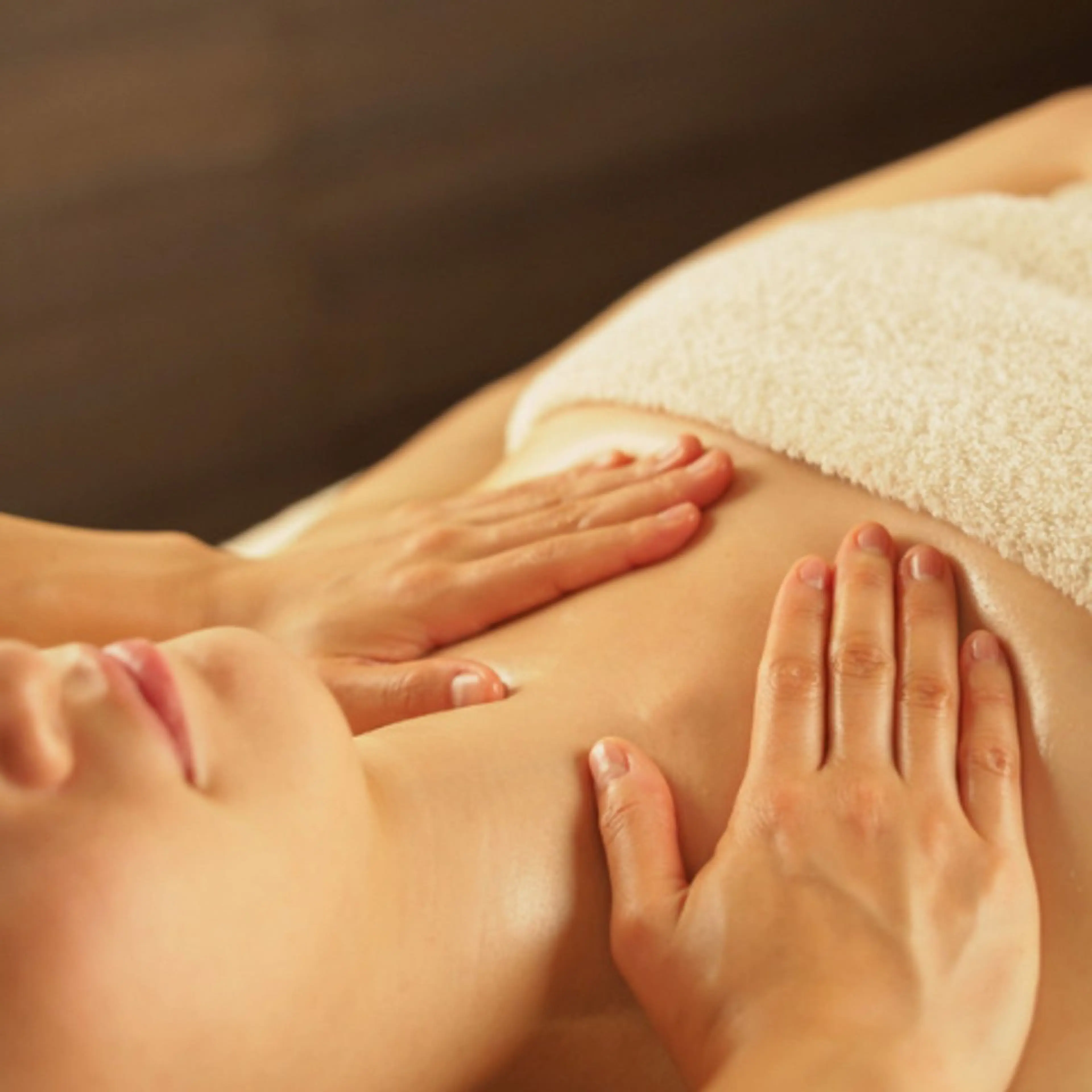 デコルテマッサージ+ヘッドマッサージ/30分施術の写真