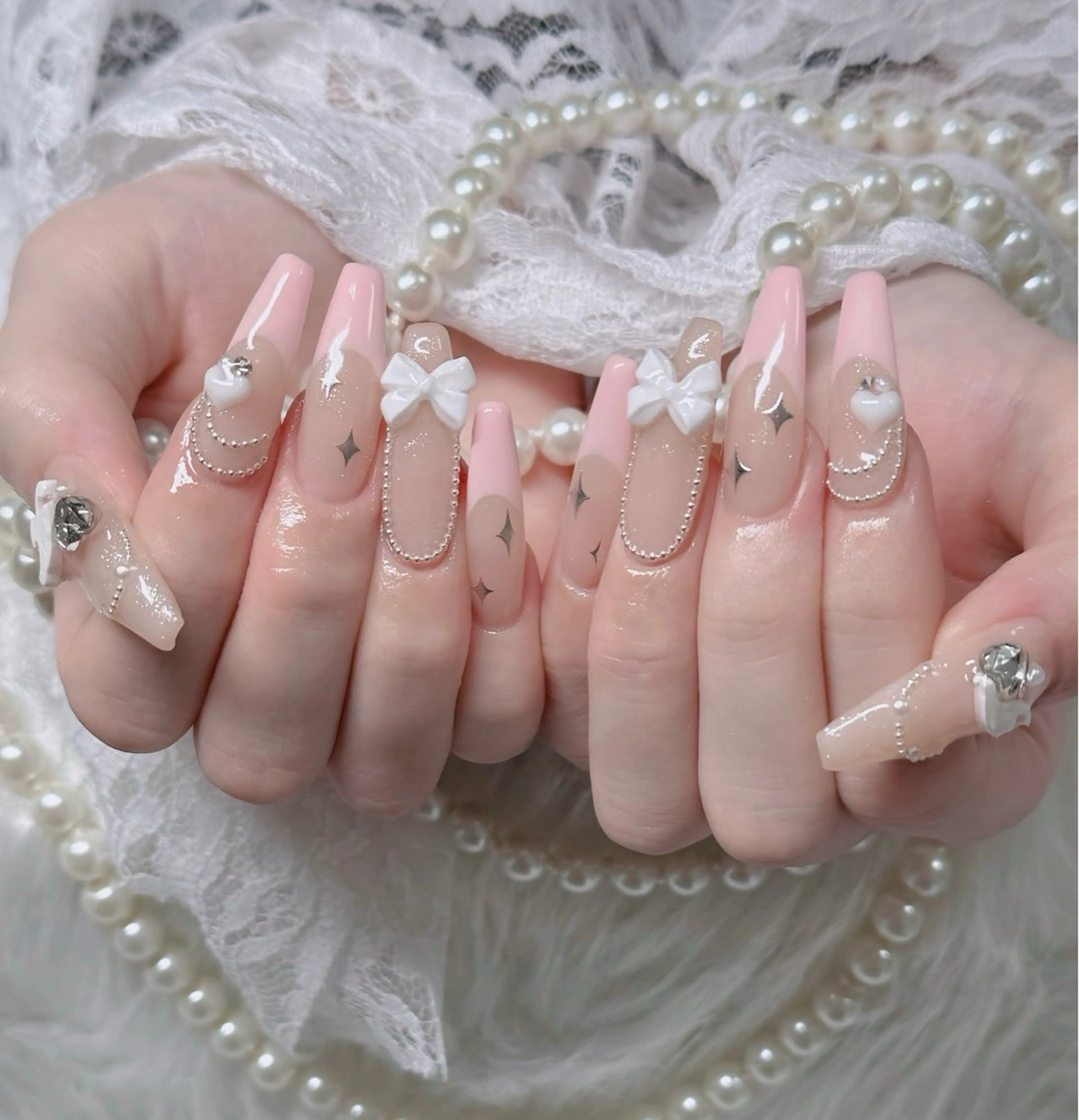 ネイル フレンチネイル ジェルネイル ガラスフレンチ ハロウィン ハート ハンドネイル H.baby Nail Salonのネイルデザイン