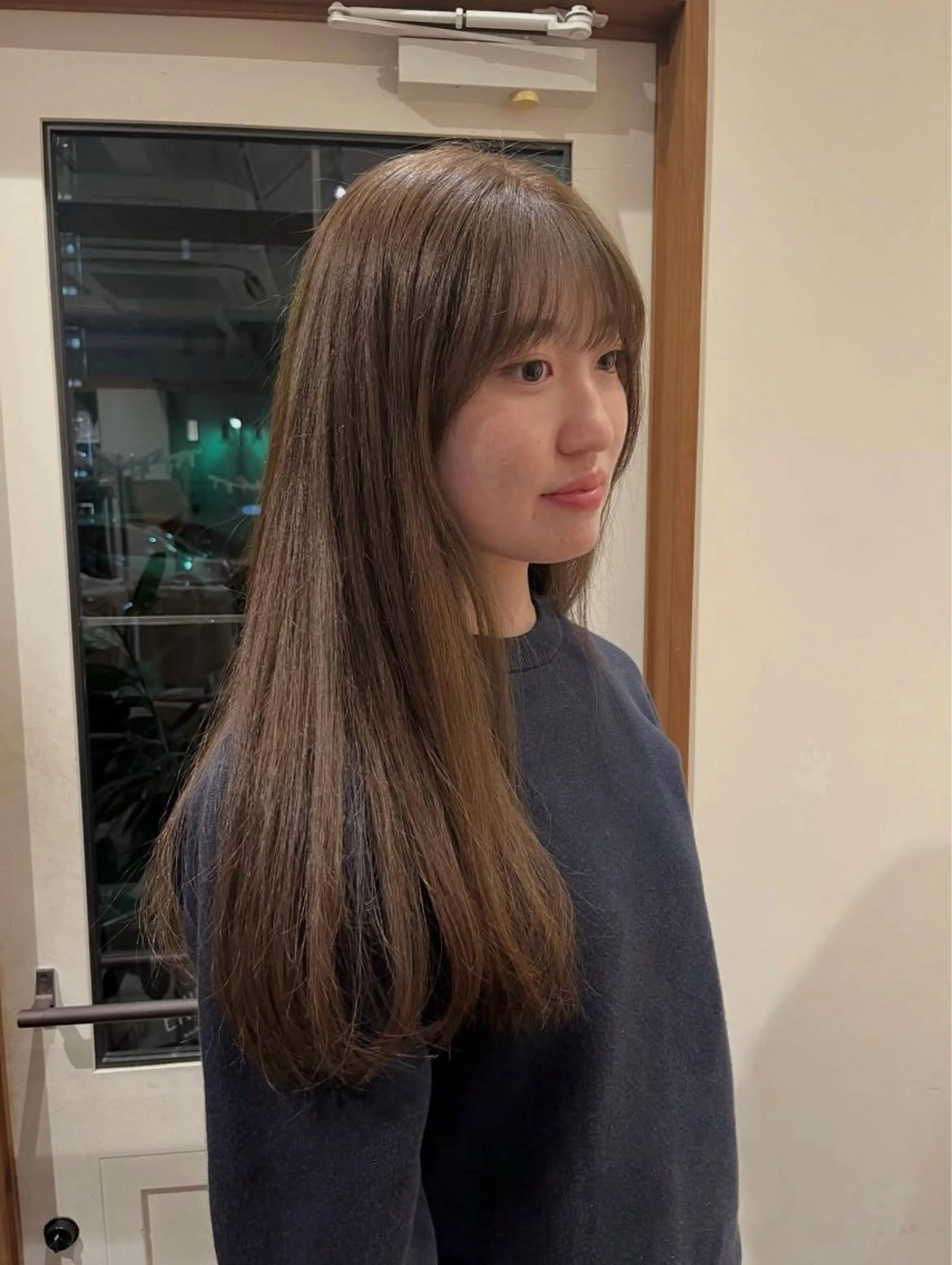 カラー ベージュカラー ブリーチ 透明感カラー ダブルカラー ヘーゼル ヘアカラー 高山 桃子のヘアスタイル