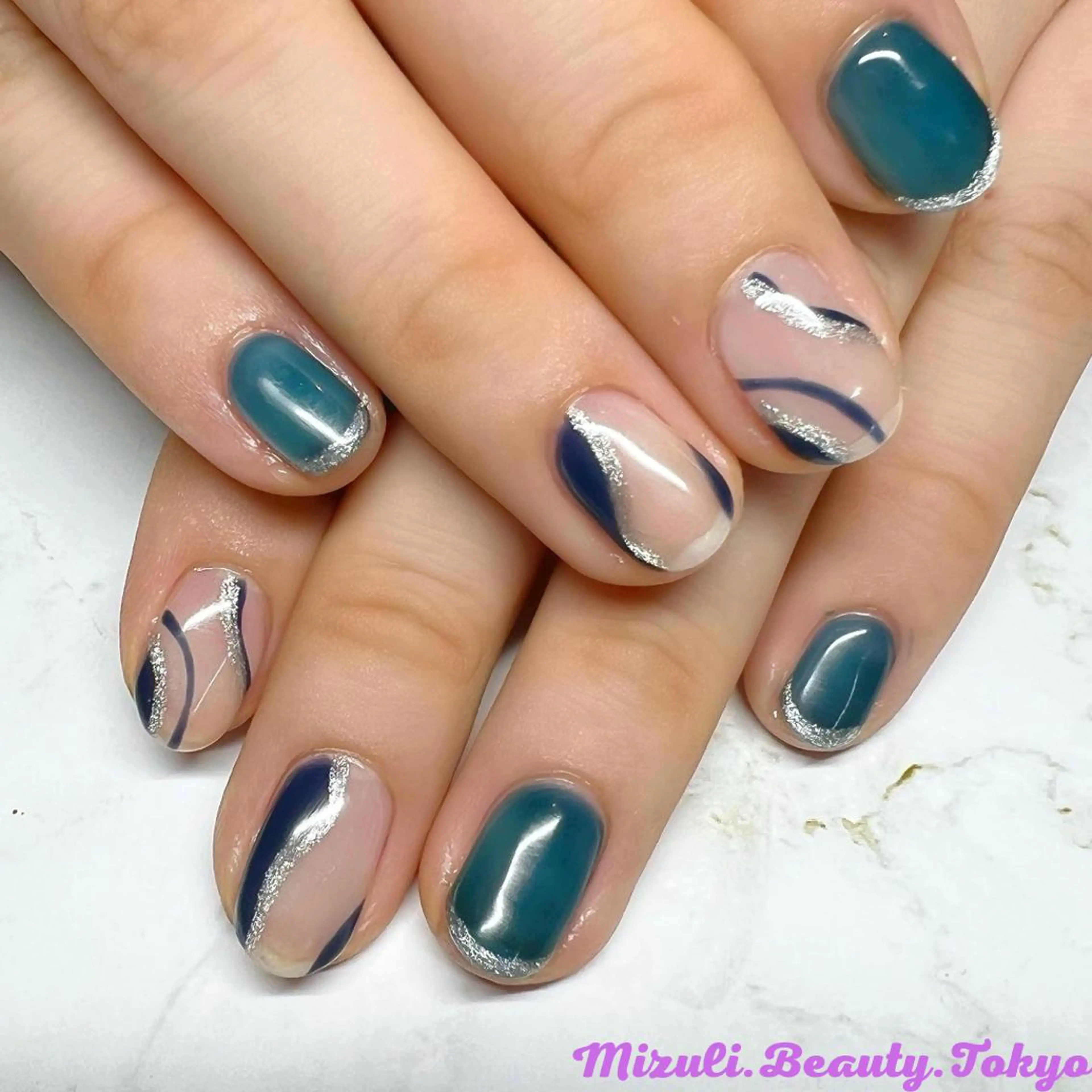 ネイル Lune’a BEAUTY TOKYO所属・Mizuliネイル 眉毛メイクのサロンのネイルデザイン