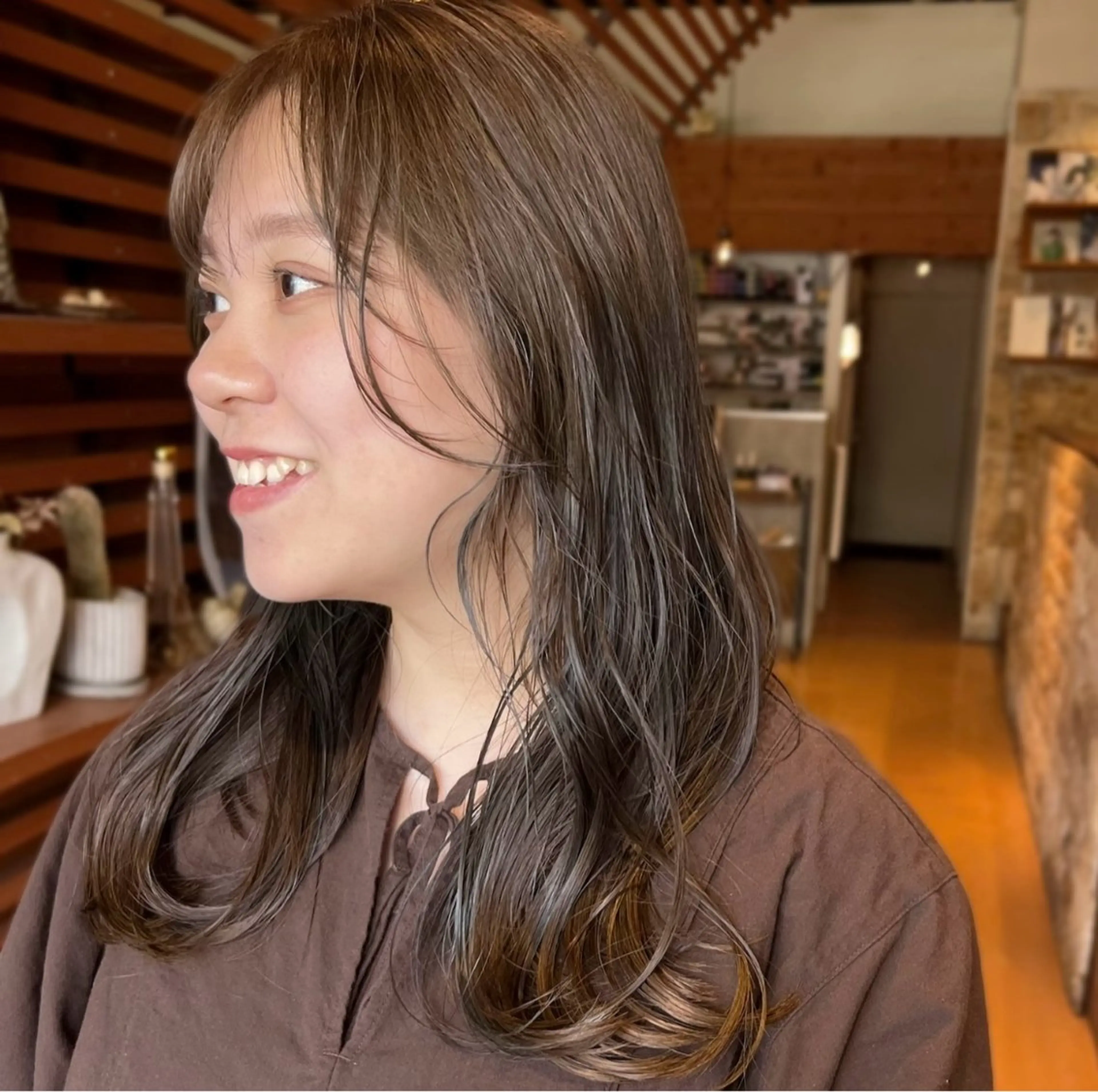 ミディアム アッシュ ヘアカラー YUI🍊 ボブ/レイヤーカットのヘアスタイル