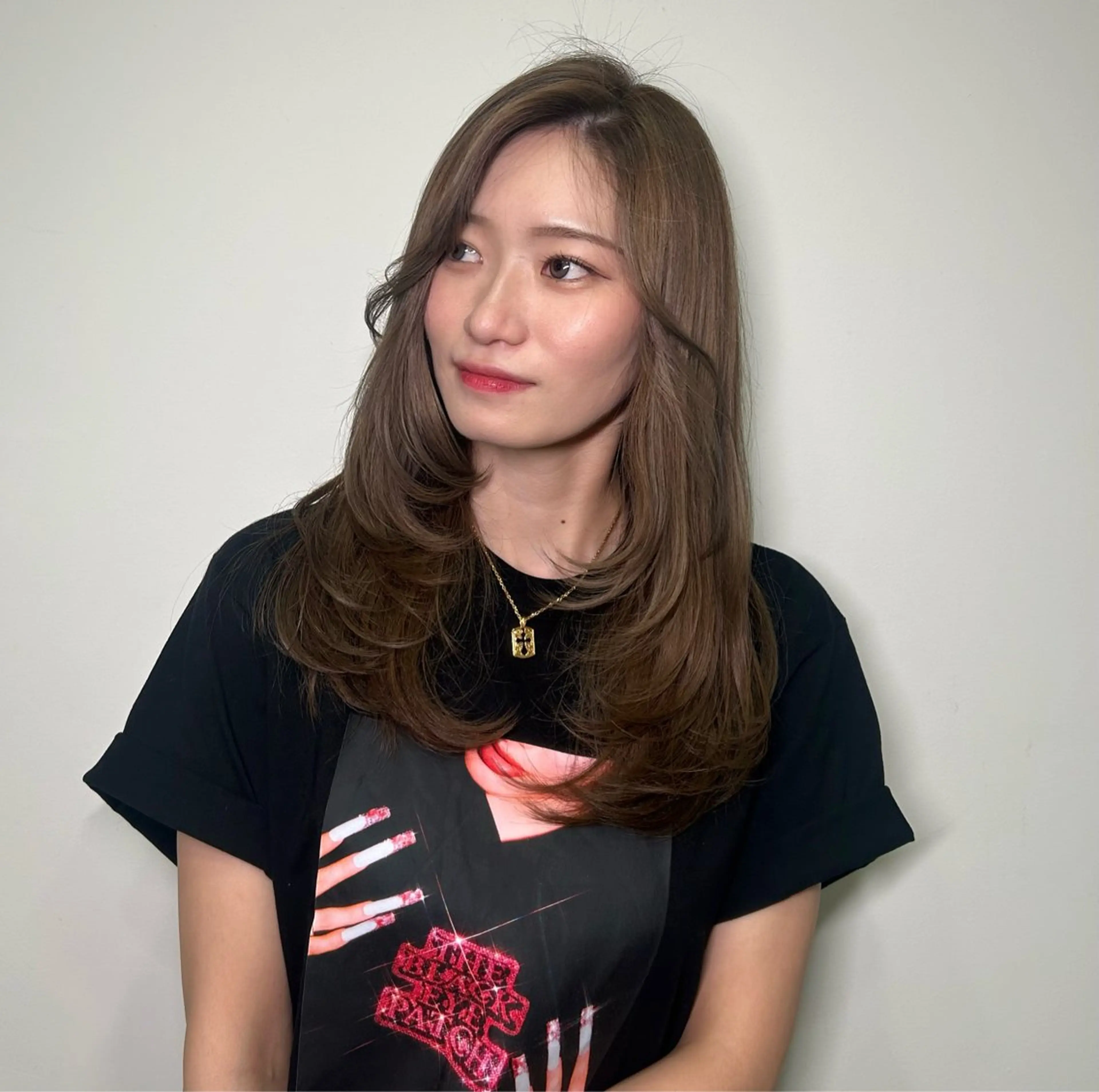 セミロング アッシュ ヘアカラー レイヤー/ 透明感カラー/チナツのヘアスタイル