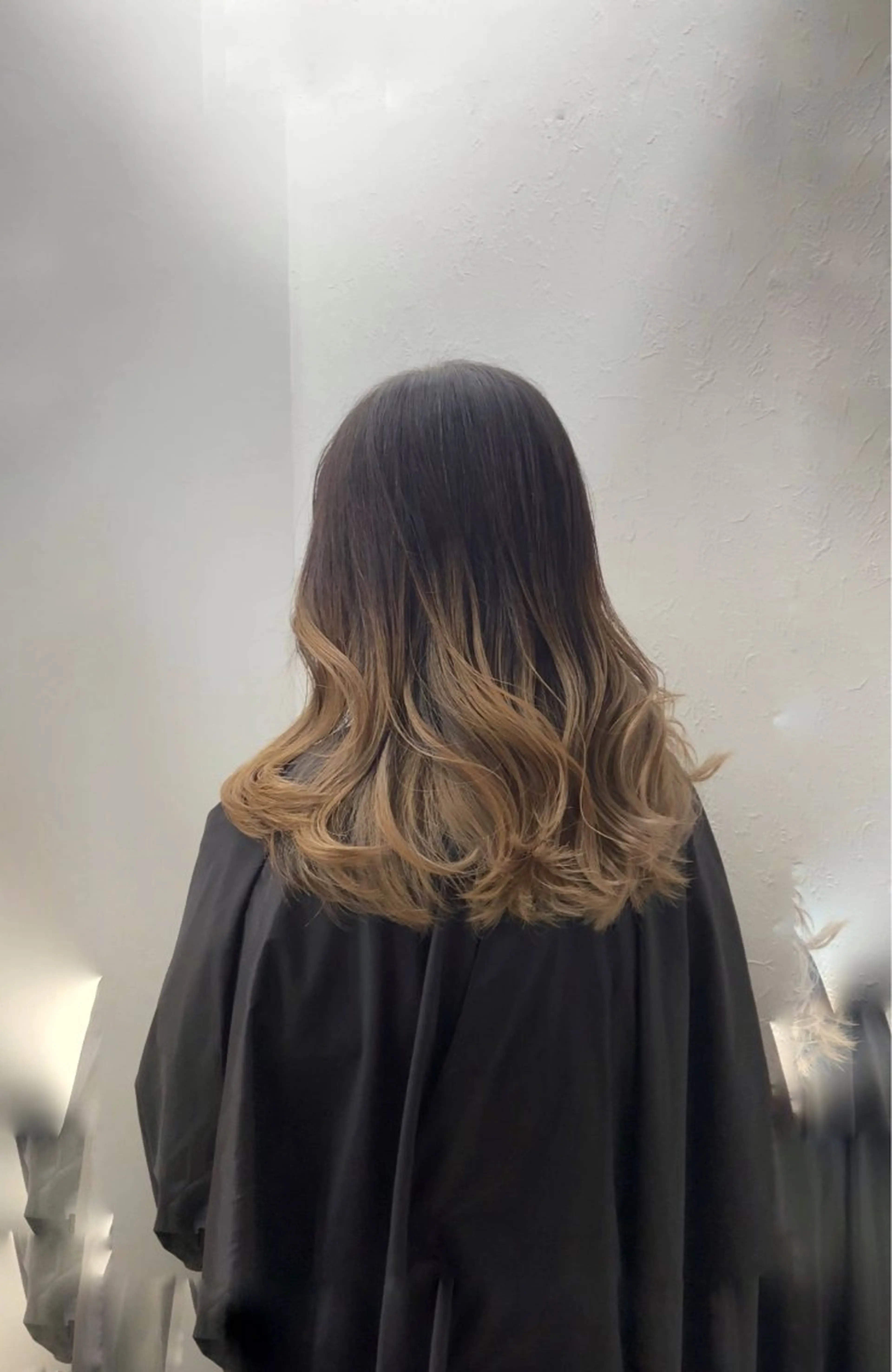 セミロング カラー ブリーチ グラデーションカラー ヘアカラー Kensho 京都駅 ケアブリーチのヘアスタイル