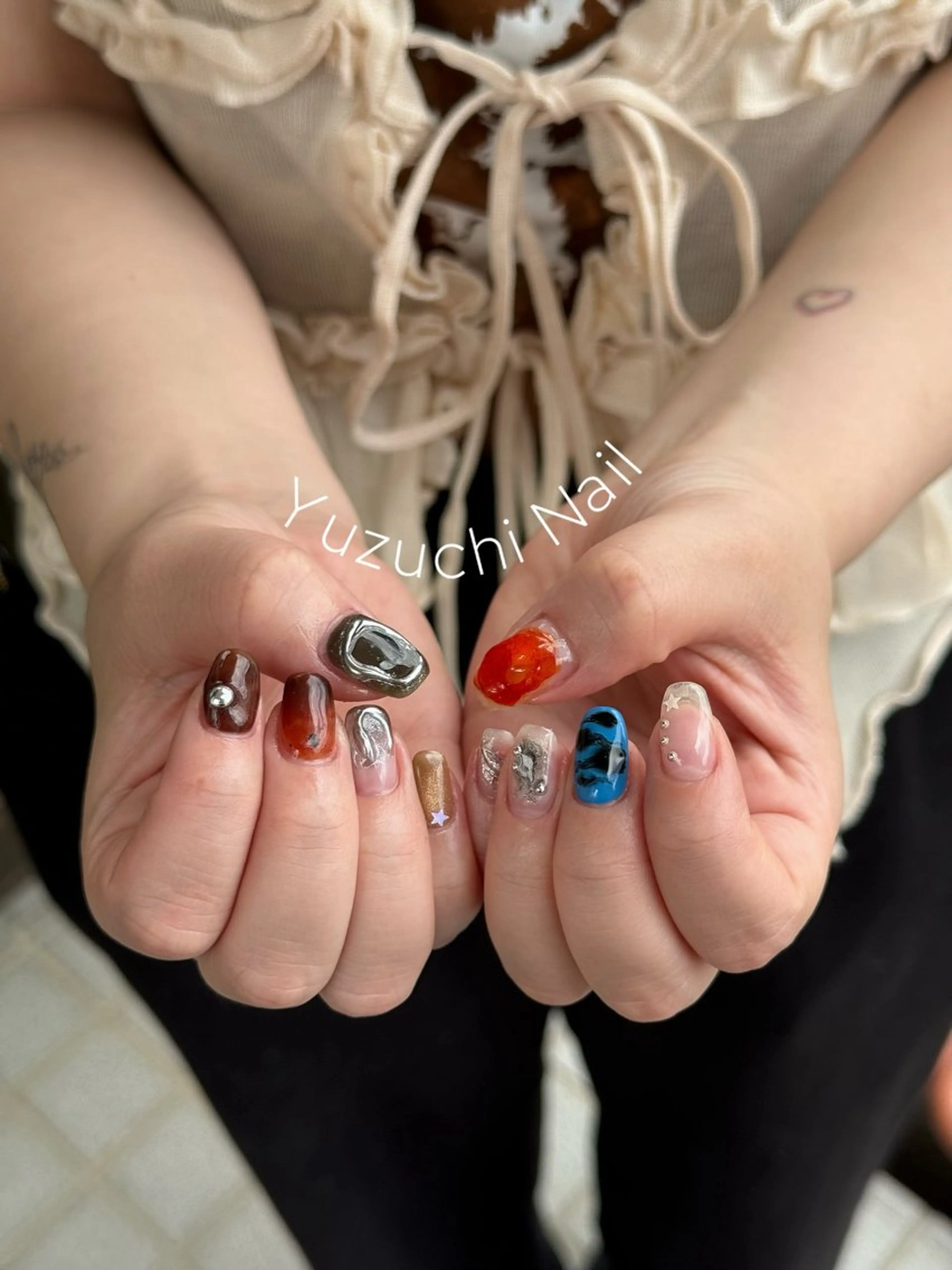 ネイル フットネイル 夏ネイル ワンホンネイル ハンドネイル ハンドケア Yuzuchi Nailのネイルデザイン