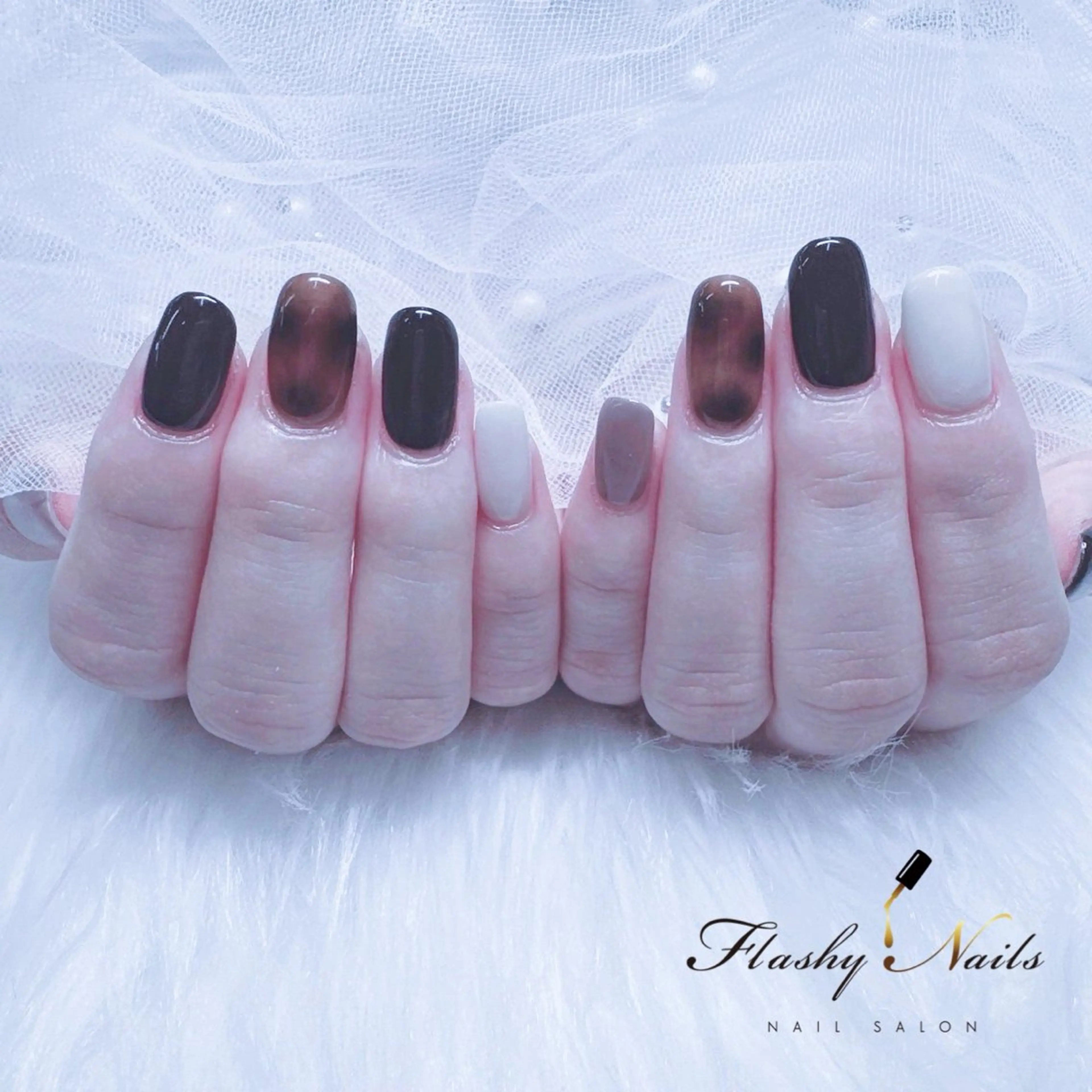 ネイル シンプルネイル Flashy Nailsのマツエク・マツパデザイン