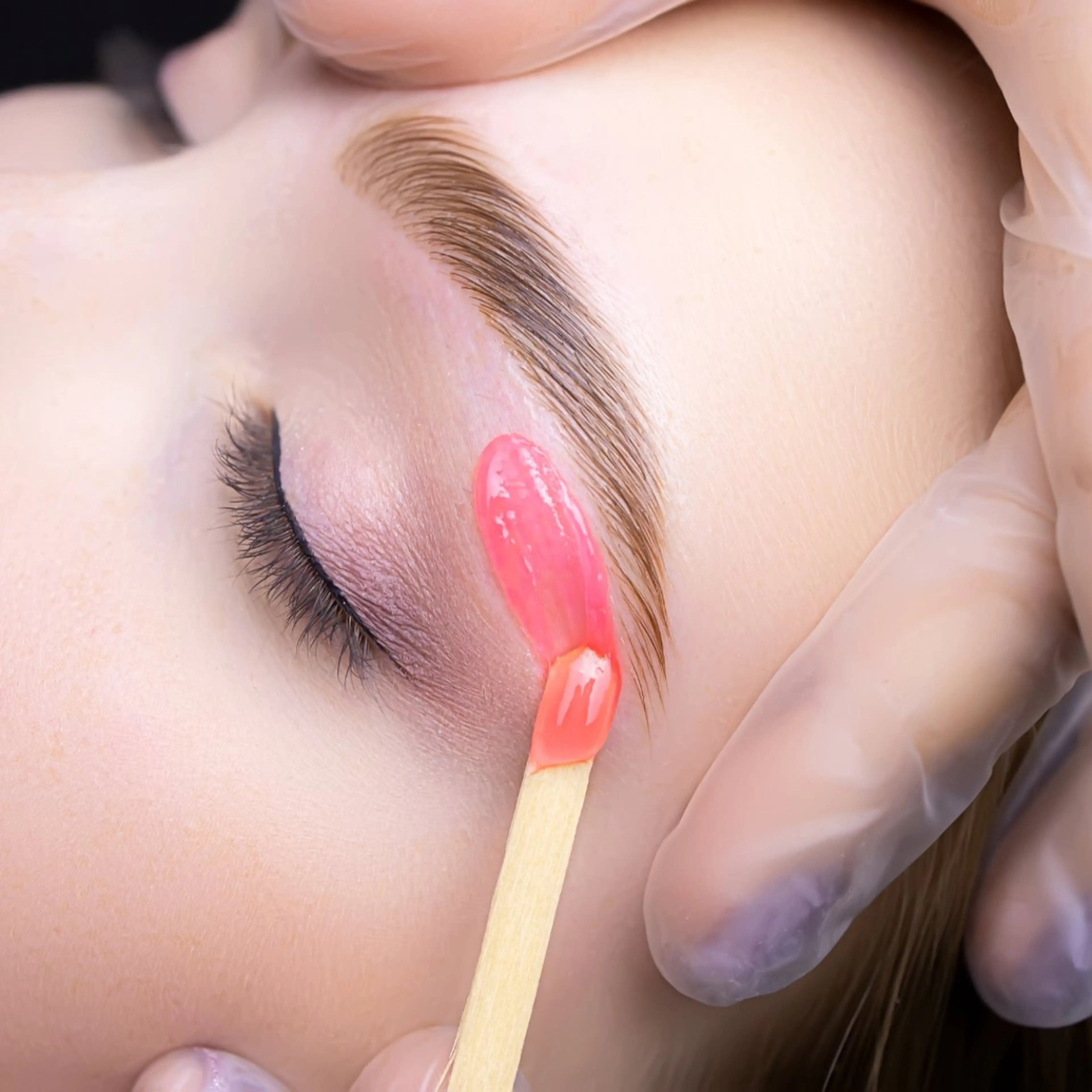 アイブロウ 眉毛ワックス脱毛 プラチナサロン ariaのエステ・リラクイメージ