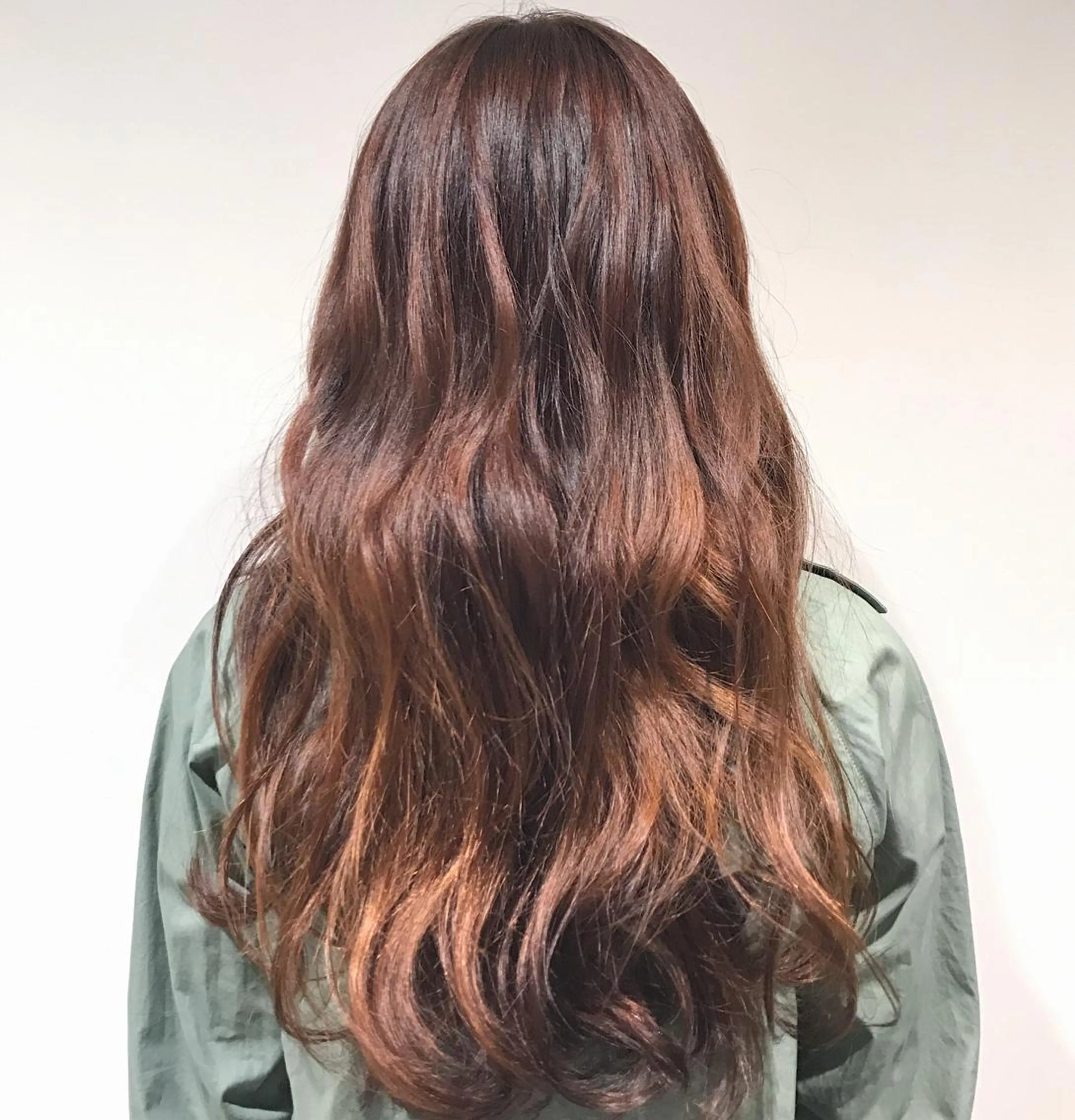 ロング カラー ヘアアレンジ オレンジ Zina渋谷エリア マネージャShionのヘアスタイル