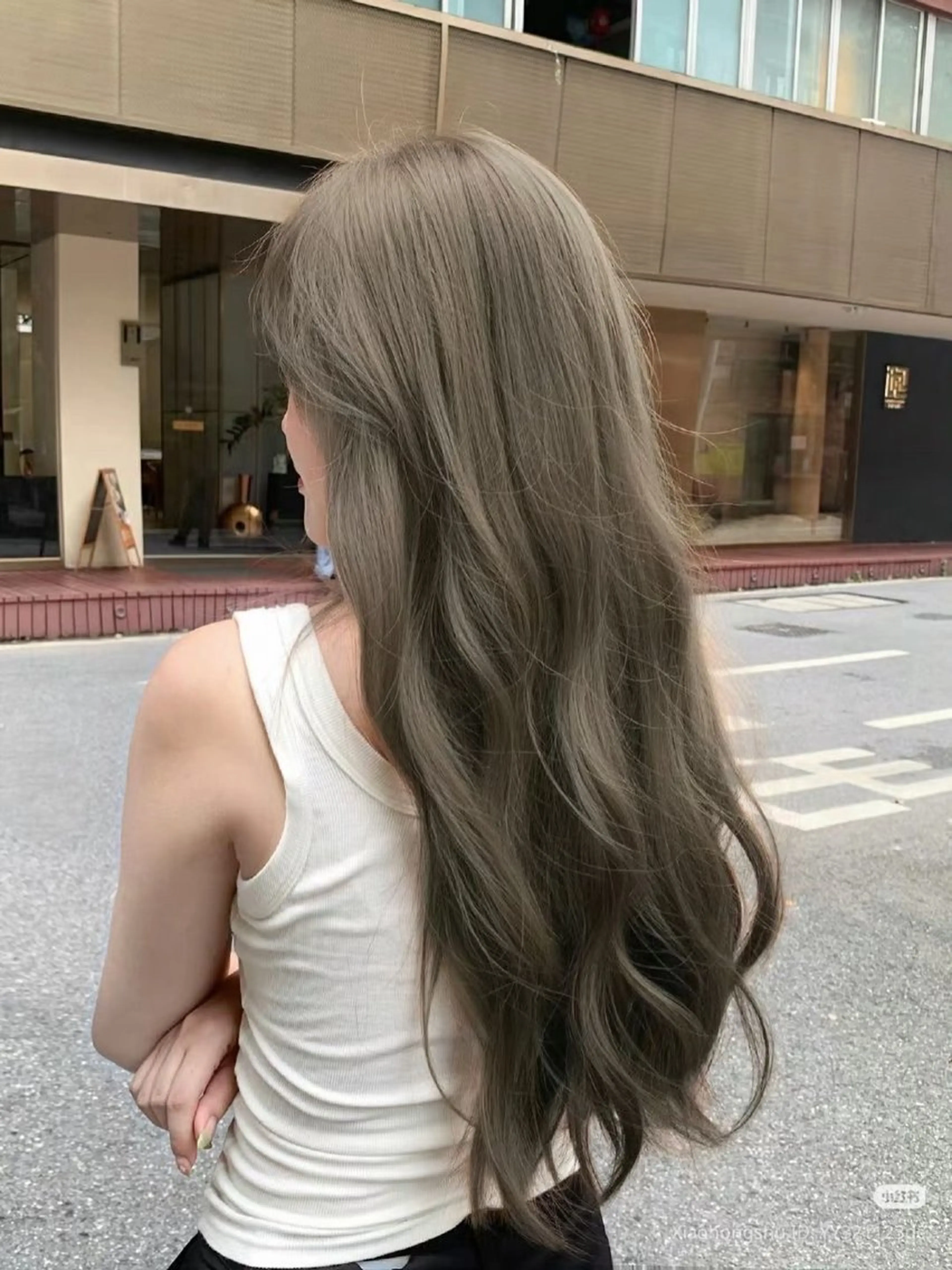 ロング カラー ベージュカラー オリーブベージュ ヘアカラー 渋谷/透明感カラー /艶カラー/瑠壱のヘアスタイル