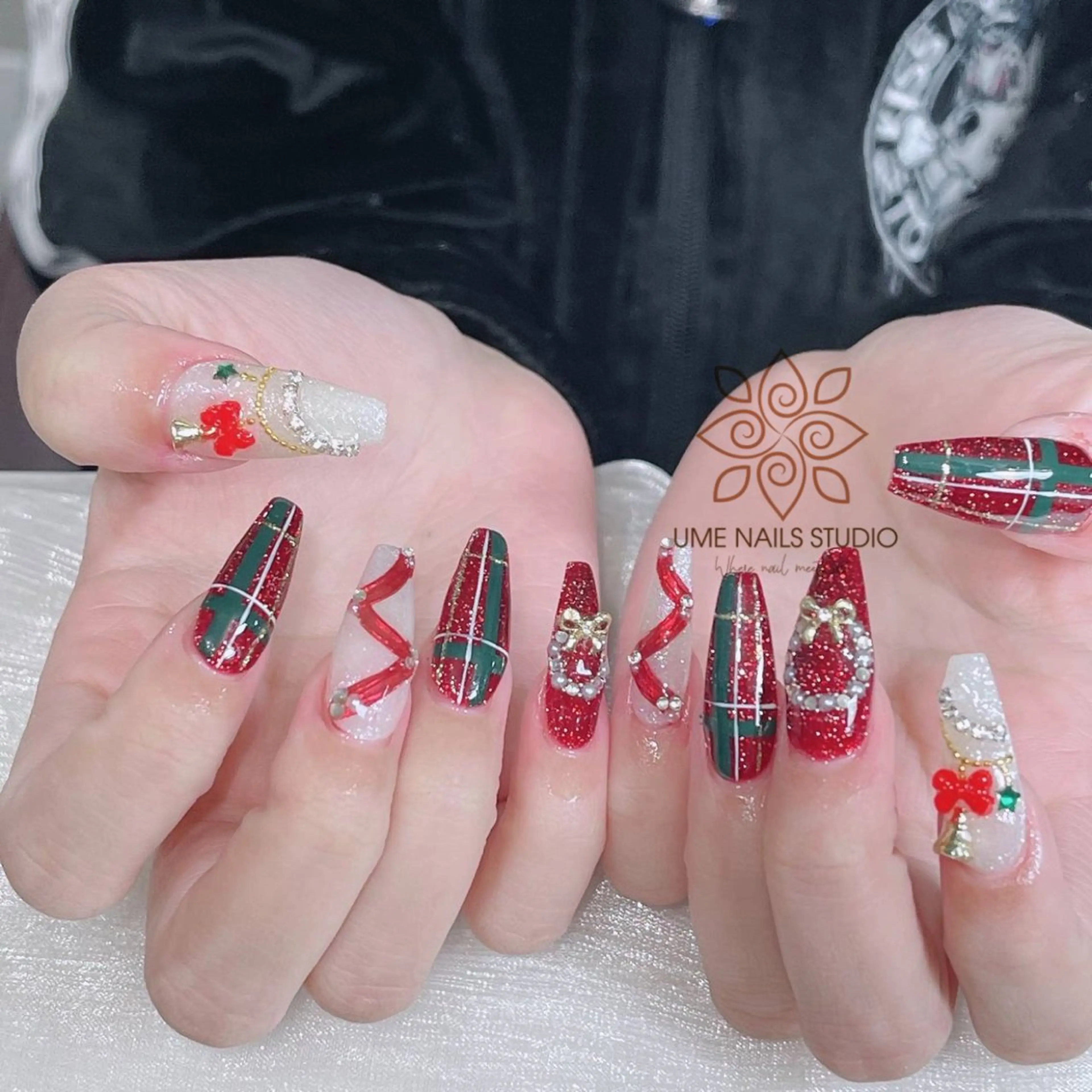 ネイル チークネイル クリアネイル ガーリー キラキラネイル 韓国ネイル Ume Nail Studioのネイルデザイン