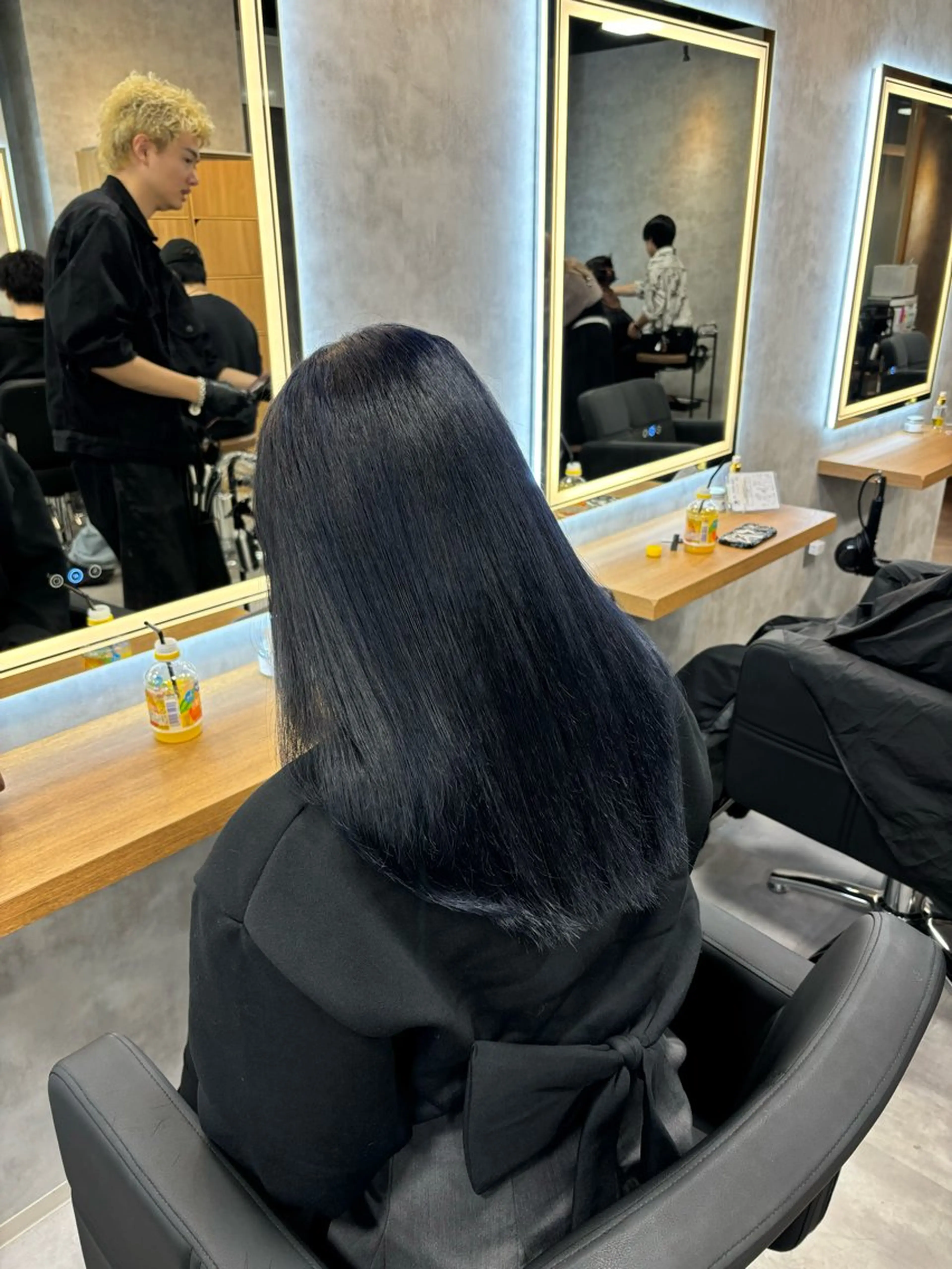 ロング カラー パーマ ヘアアレンジ 透明感ブリーチカラー 🌈TOMOHIROのヘアスタイル