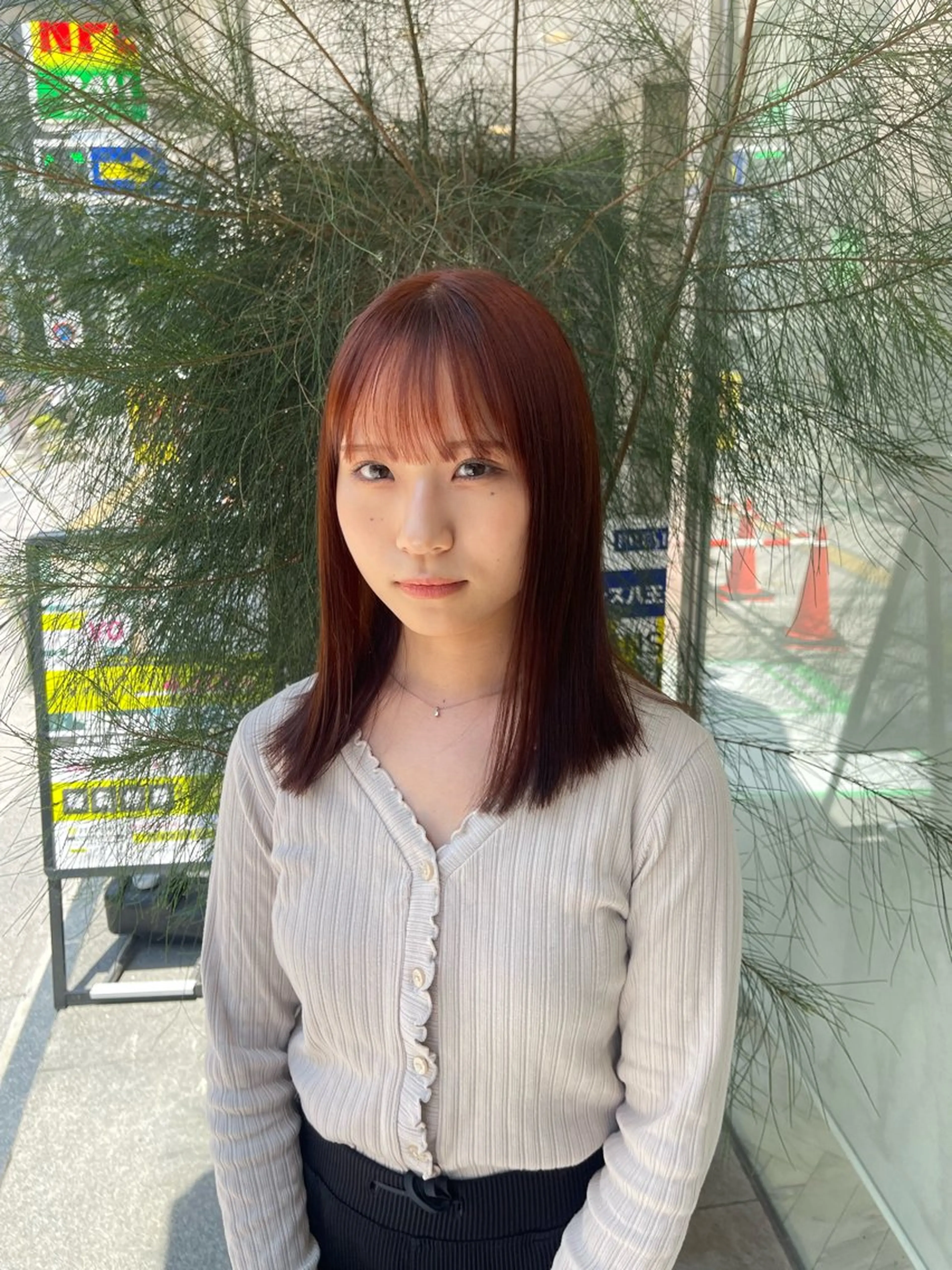 ミディアム 顔まわりレイヤー 顔周りカット 髪質改善 レイヤーカット トリートメント カット ARISA︎ メンズ特化/パーマのヘアスタイル