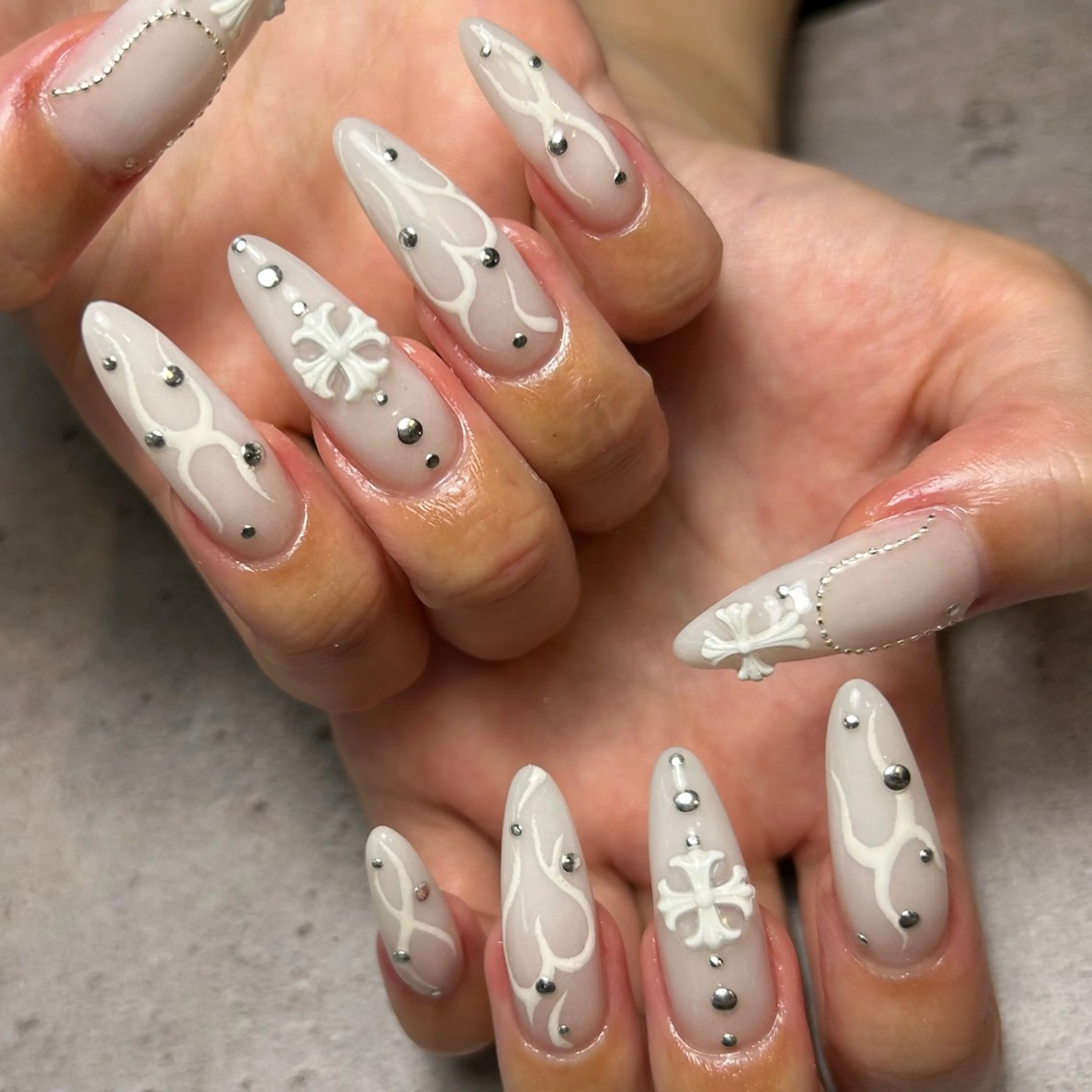 ネイル 持ち込み ホワイト ハンドネイル Reflection marikoのネイルデザイン