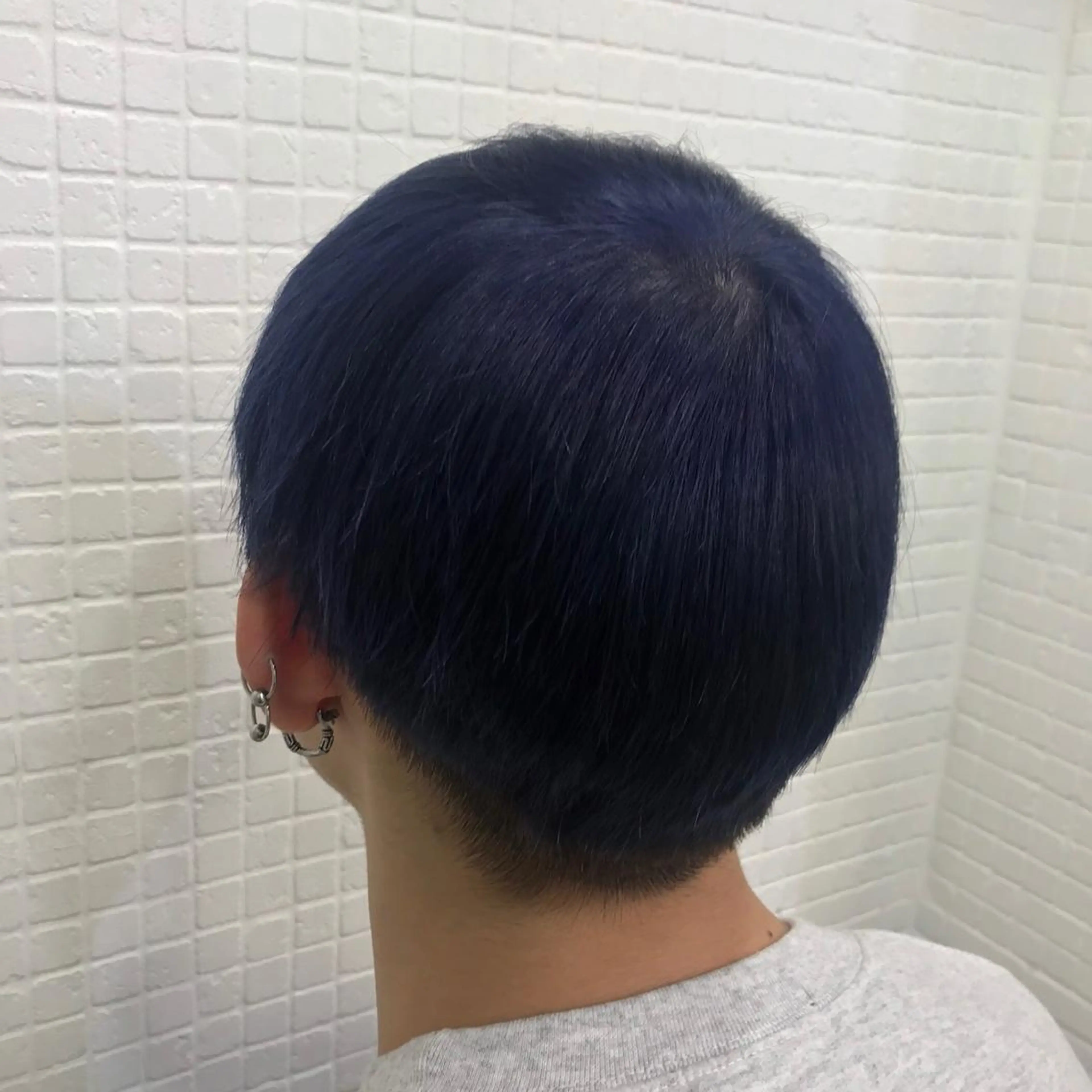 ショート カラー メンズ ブルーカラー ダブルカラー 髪質改善/縮毛矯正/ 透明感カラーYUMAのヘアスタイル