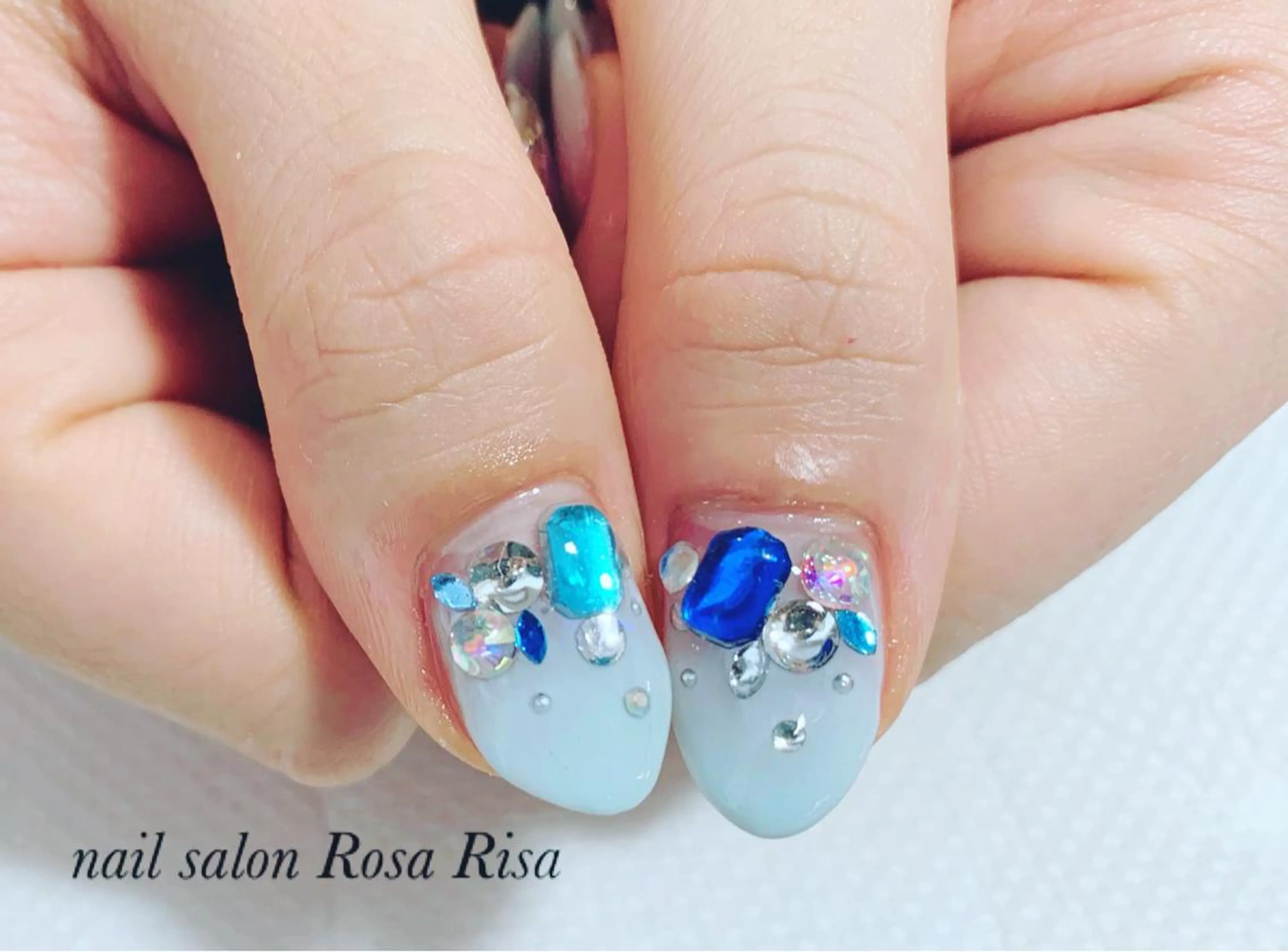 ミディアム ネイル ネイルスタジオ シェイクユアハンズのネイルデザイン