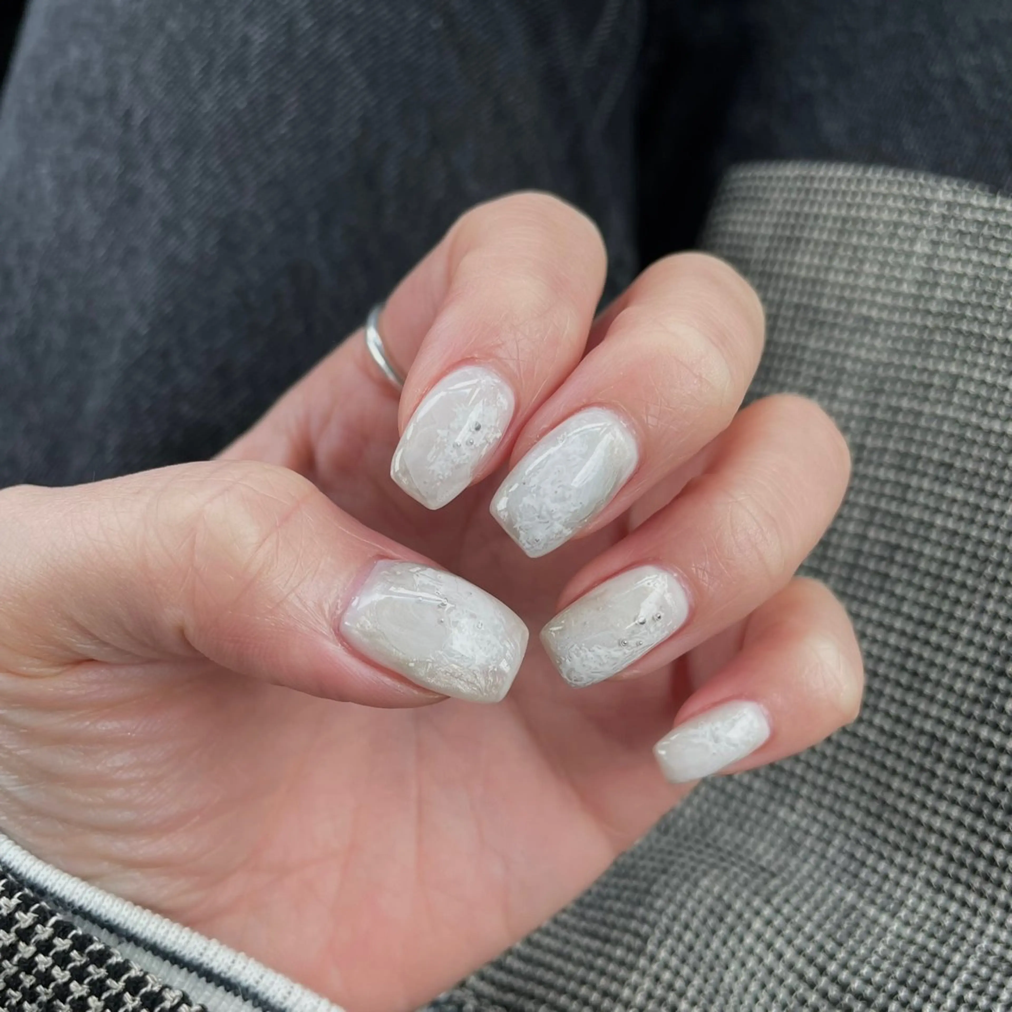 ネイル チークネイル ガーリー グラデーション 韓国ネイル ラメ(グリッター) 成塚 雅香のネイルデザイン