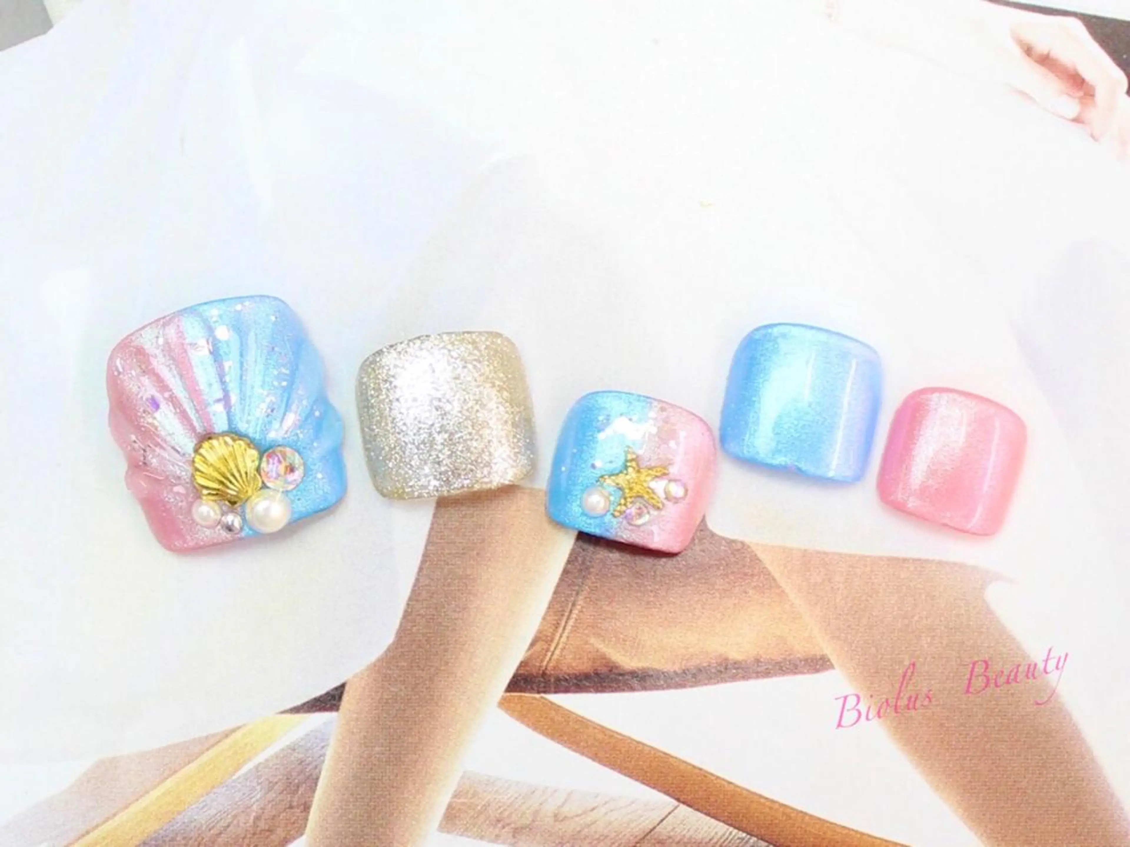 ネイル フットネイル ゴージャス vimore ネイルサロンのネイルデザイン