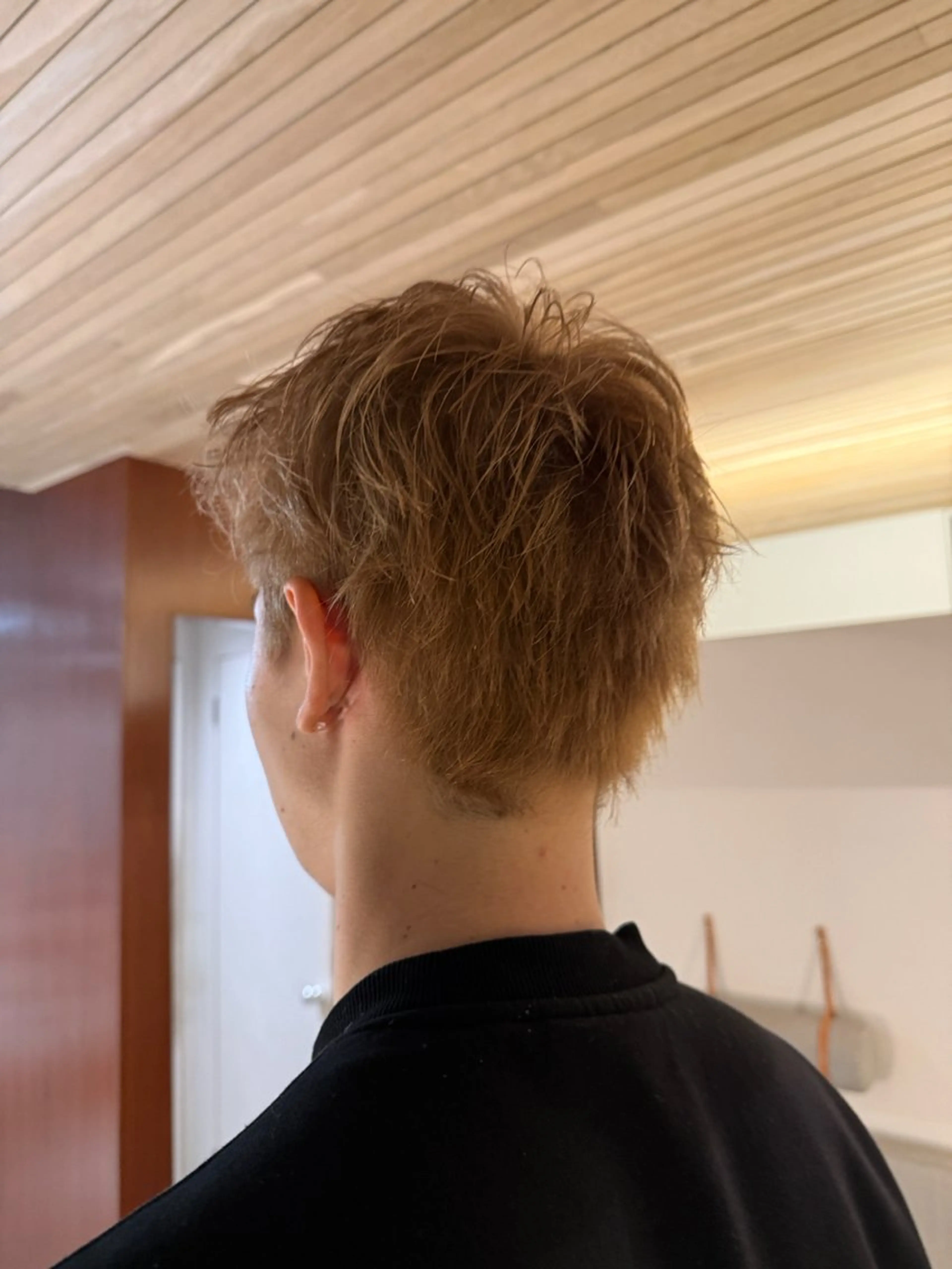 ショート カラー メンズ メンズブリーチ メンズベリーショート ベリーショート ベージュカラー ブリーチ カット ヘアカラー メンズパーマ/ボブ 星本広海のヘアスタイル