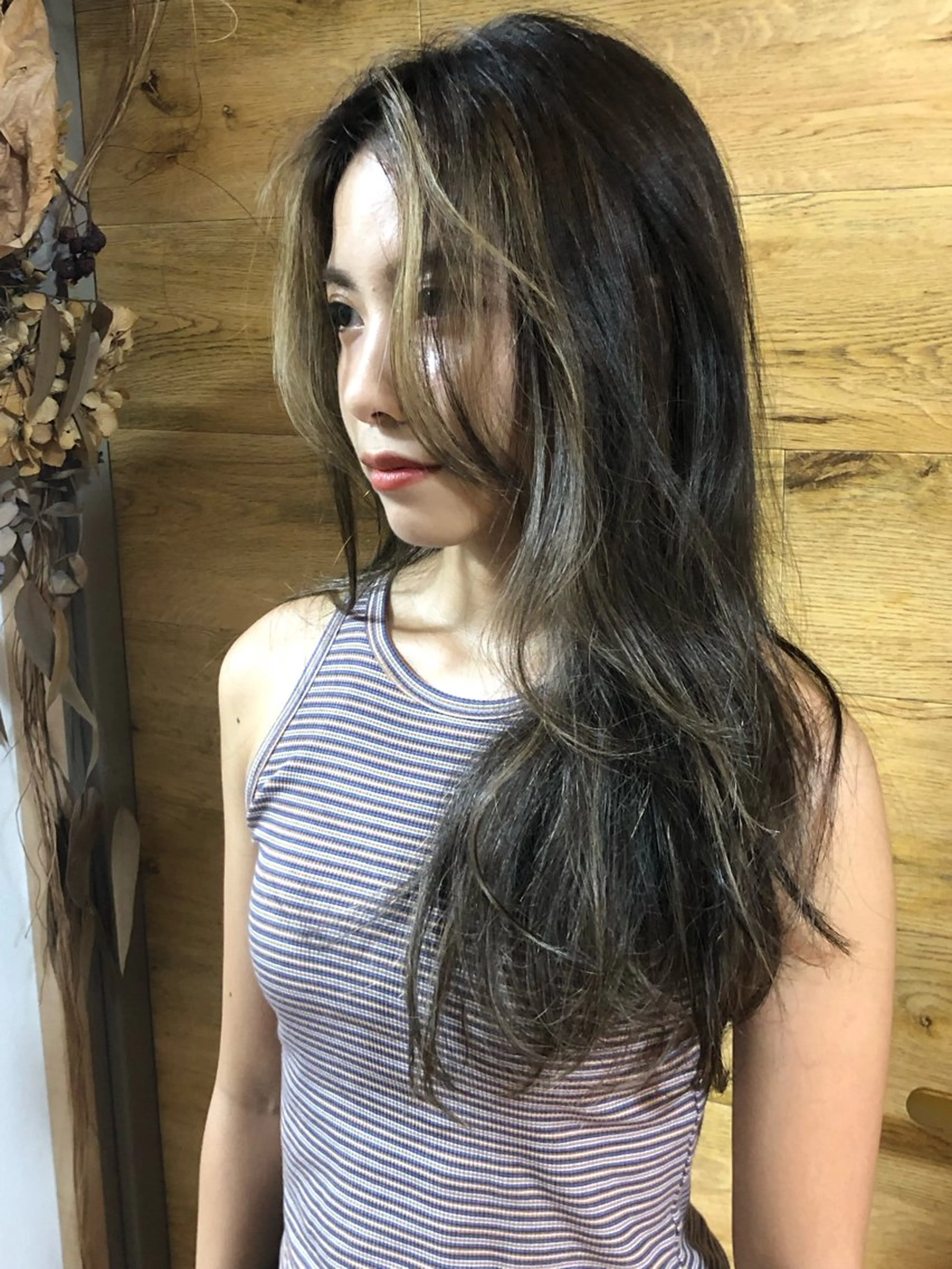 ロング カラー ミストバング  フェイスフレーミング 吉川　ミチオ 【SHIKIO】のヘアスタイル