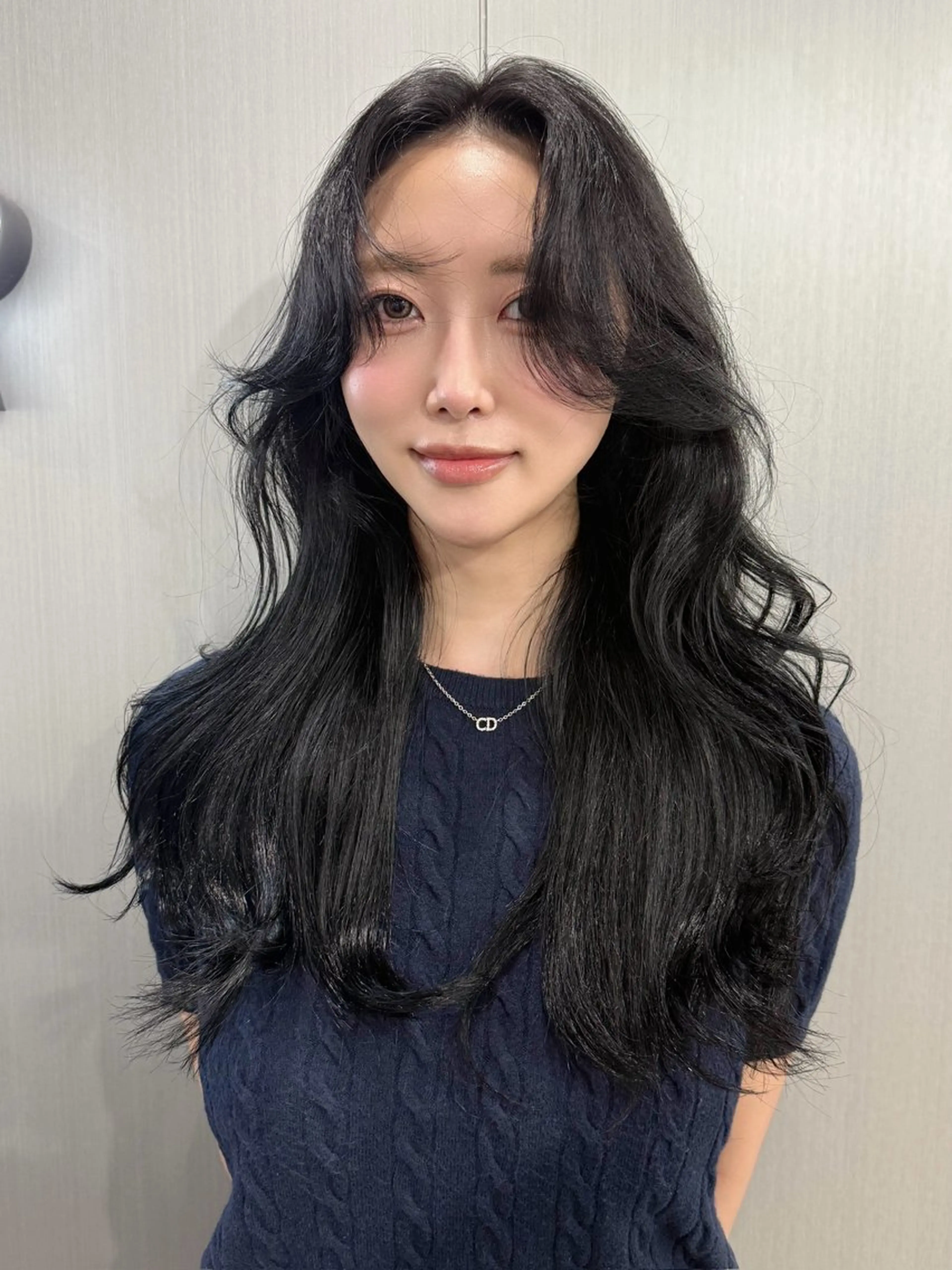ロング カラー 黒髪 ブルーカラー ブルーブラック ヨシンモリ 韓国風ヘア 海外レイヤーカット/ 新宿/TERUのヘアスタイル
